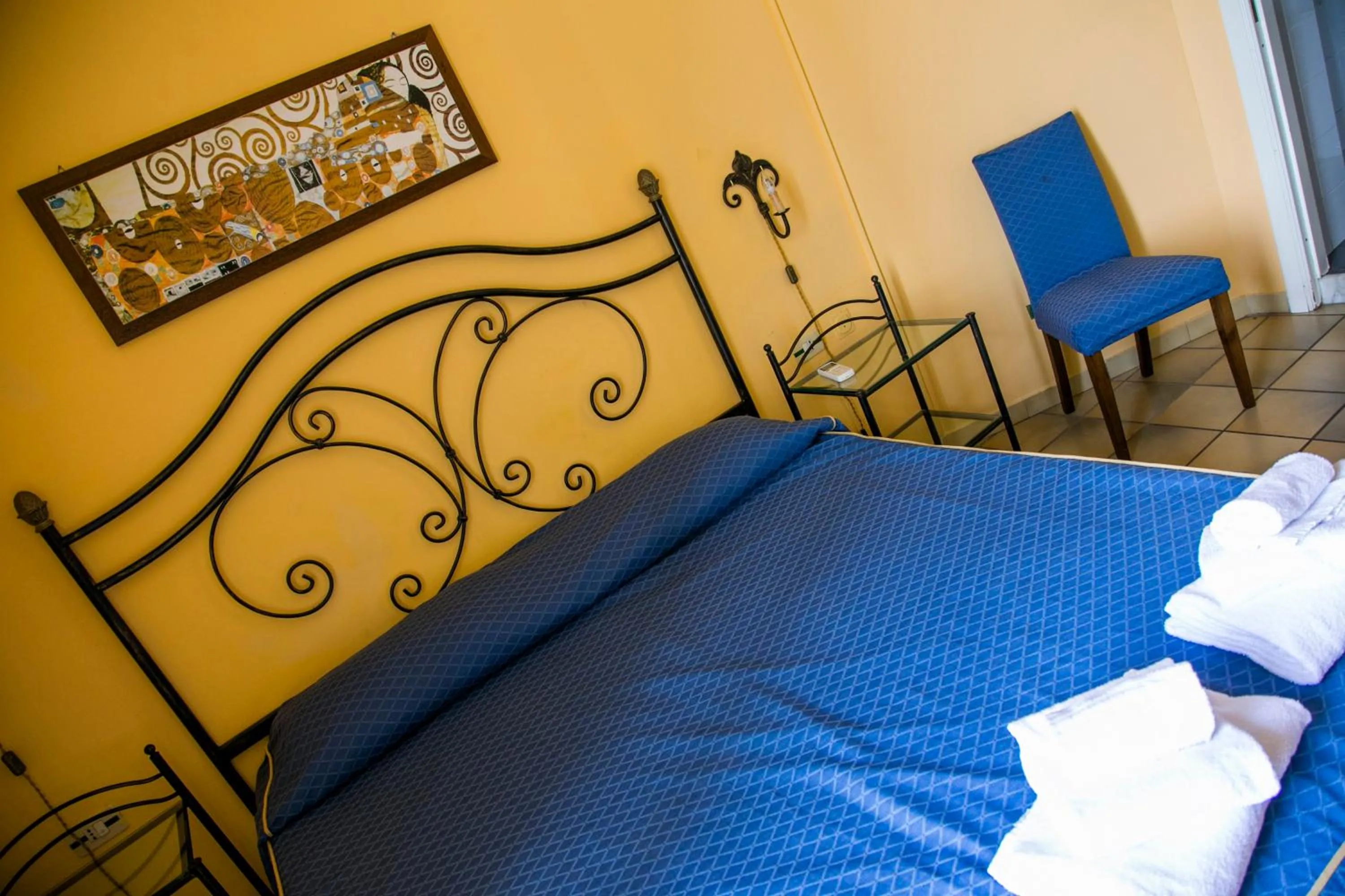 Photo of the whole room, Bed in Life Hotels Residence dei Baroni