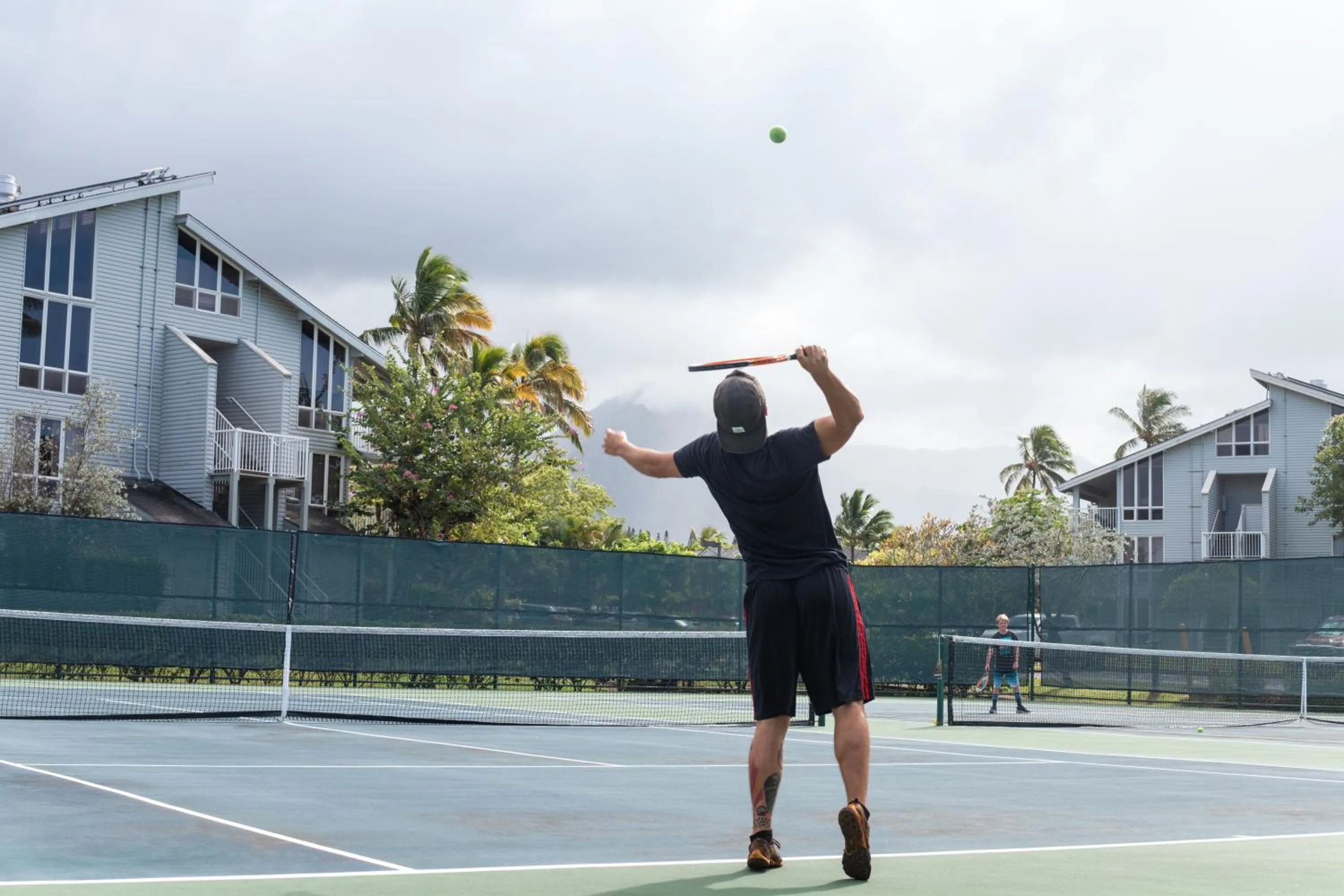 Tennis court in The Cliffs at Princeville