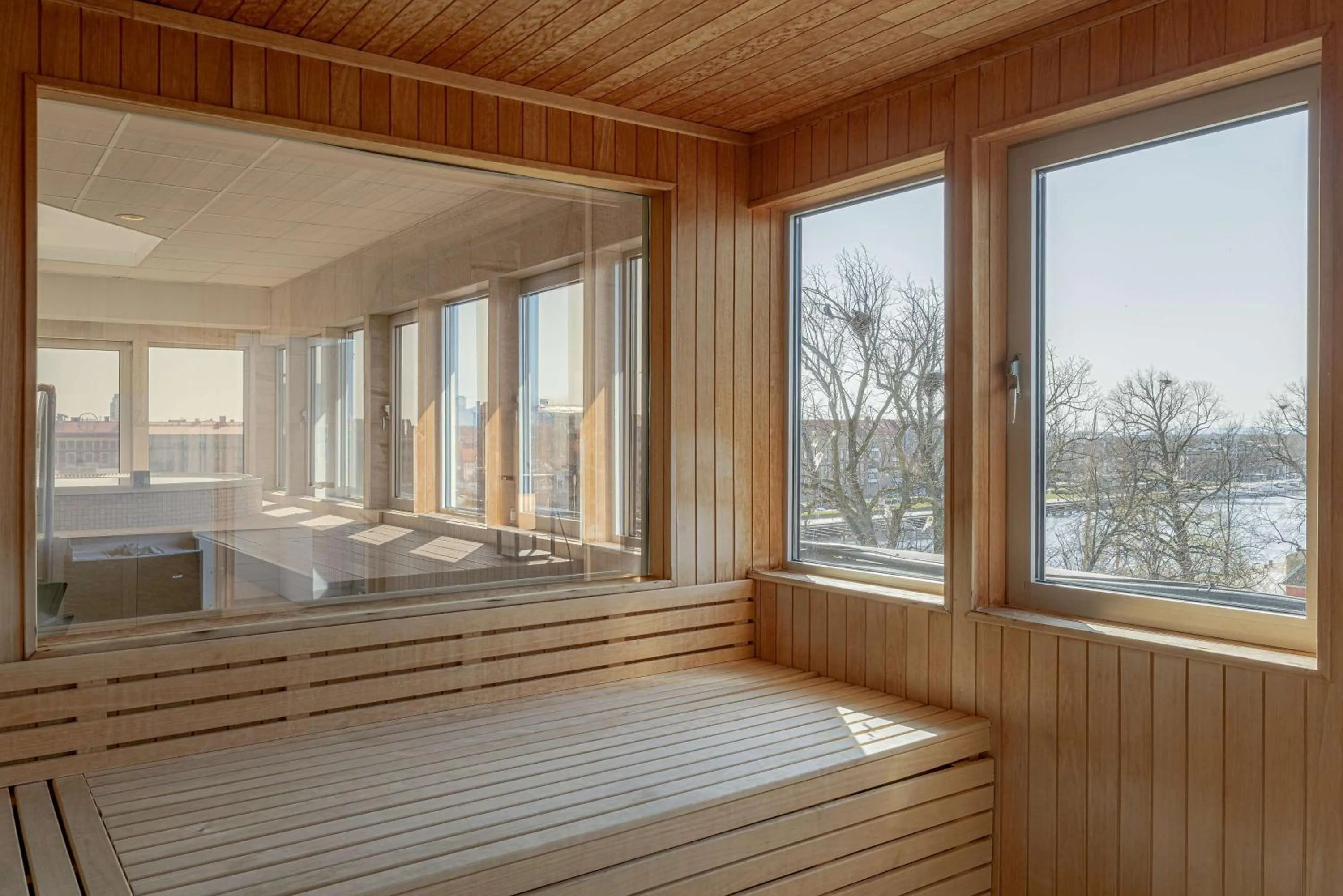 Sauna, Bed in Scandic Hallandia