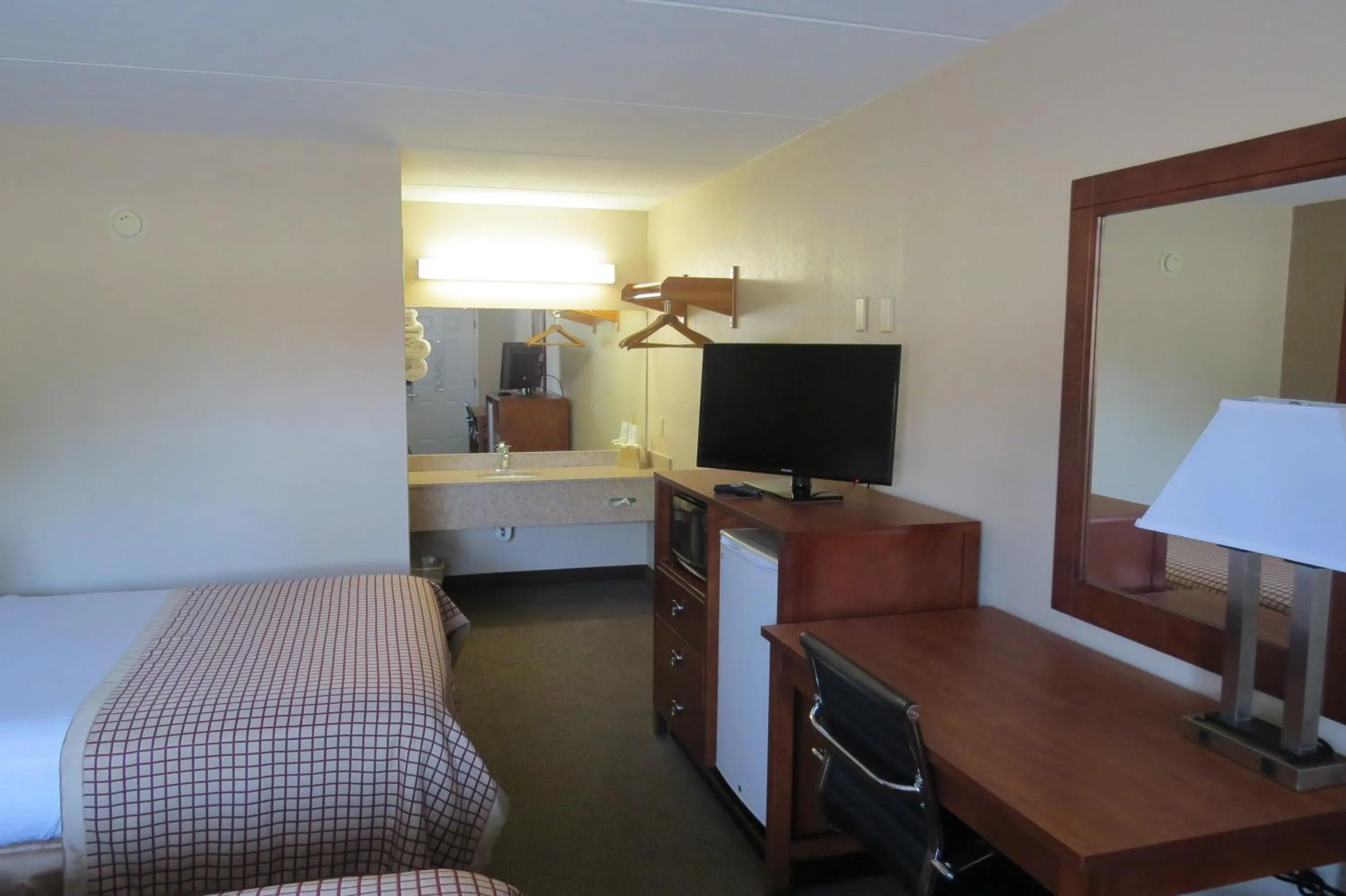 Bedroom, Bed in Sunset Inn - Augusta