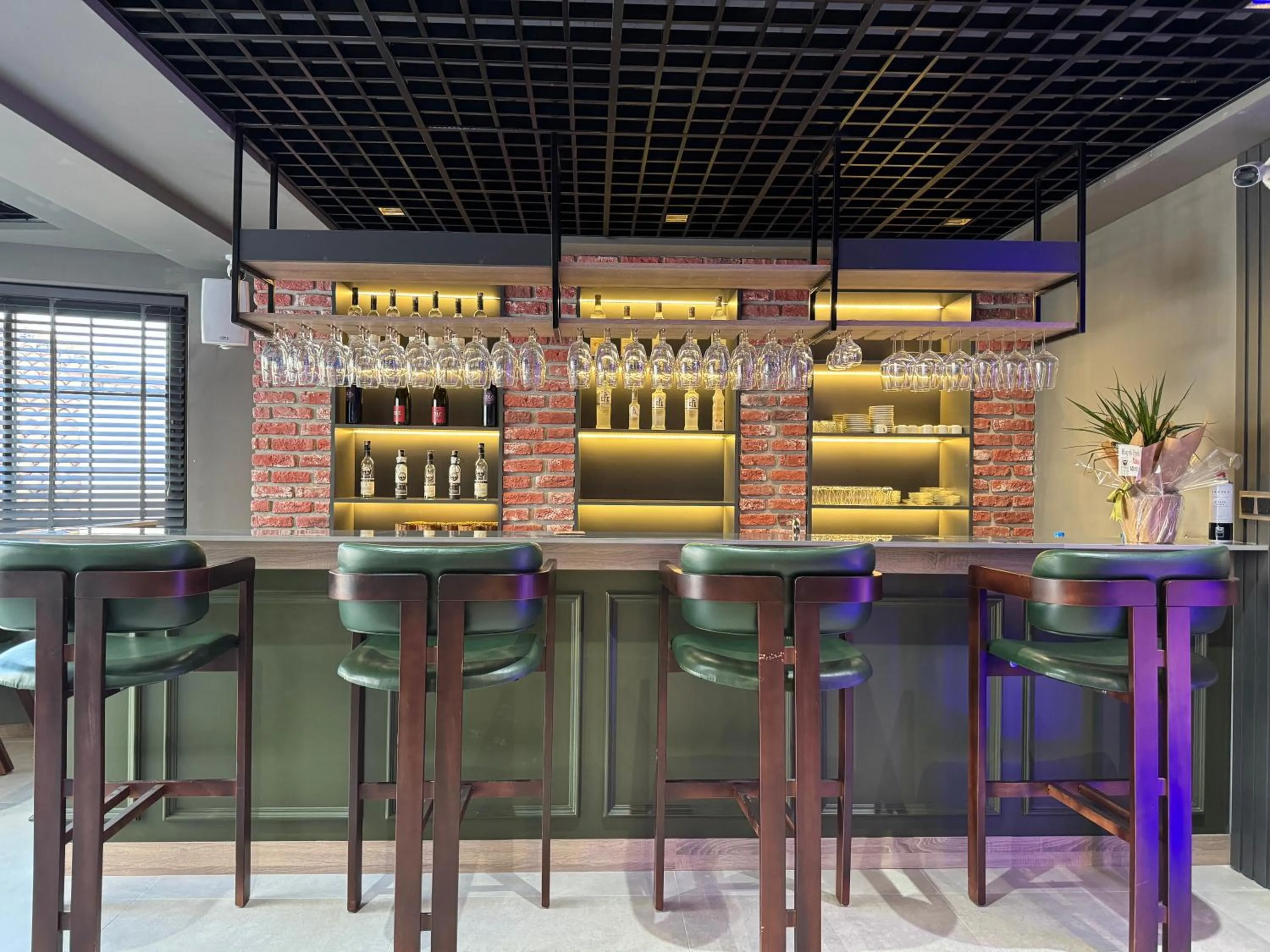 Lounge or bar in KORKMAZ OTEL