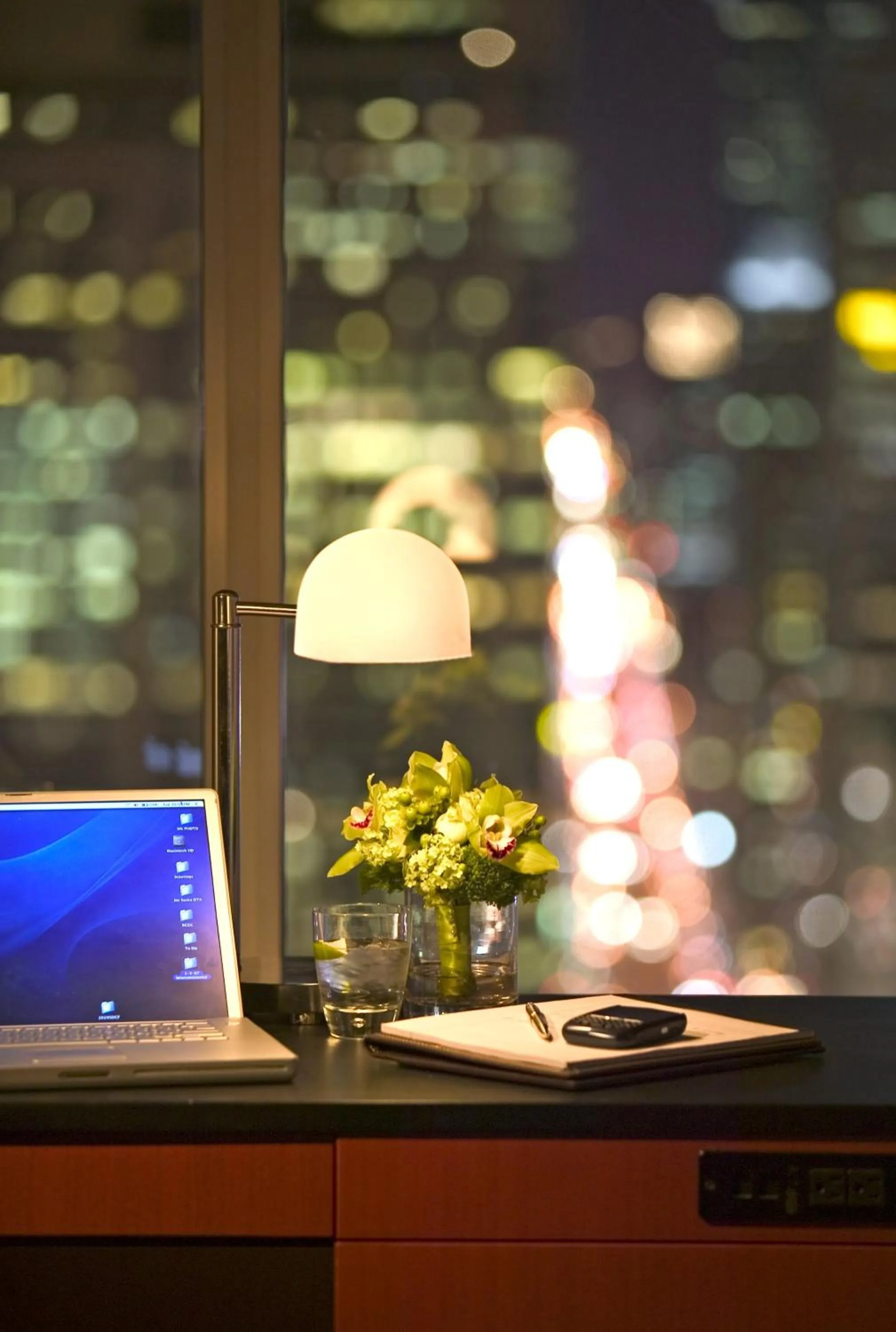 Photo of the whole room in Loews Philadelphia Hotel