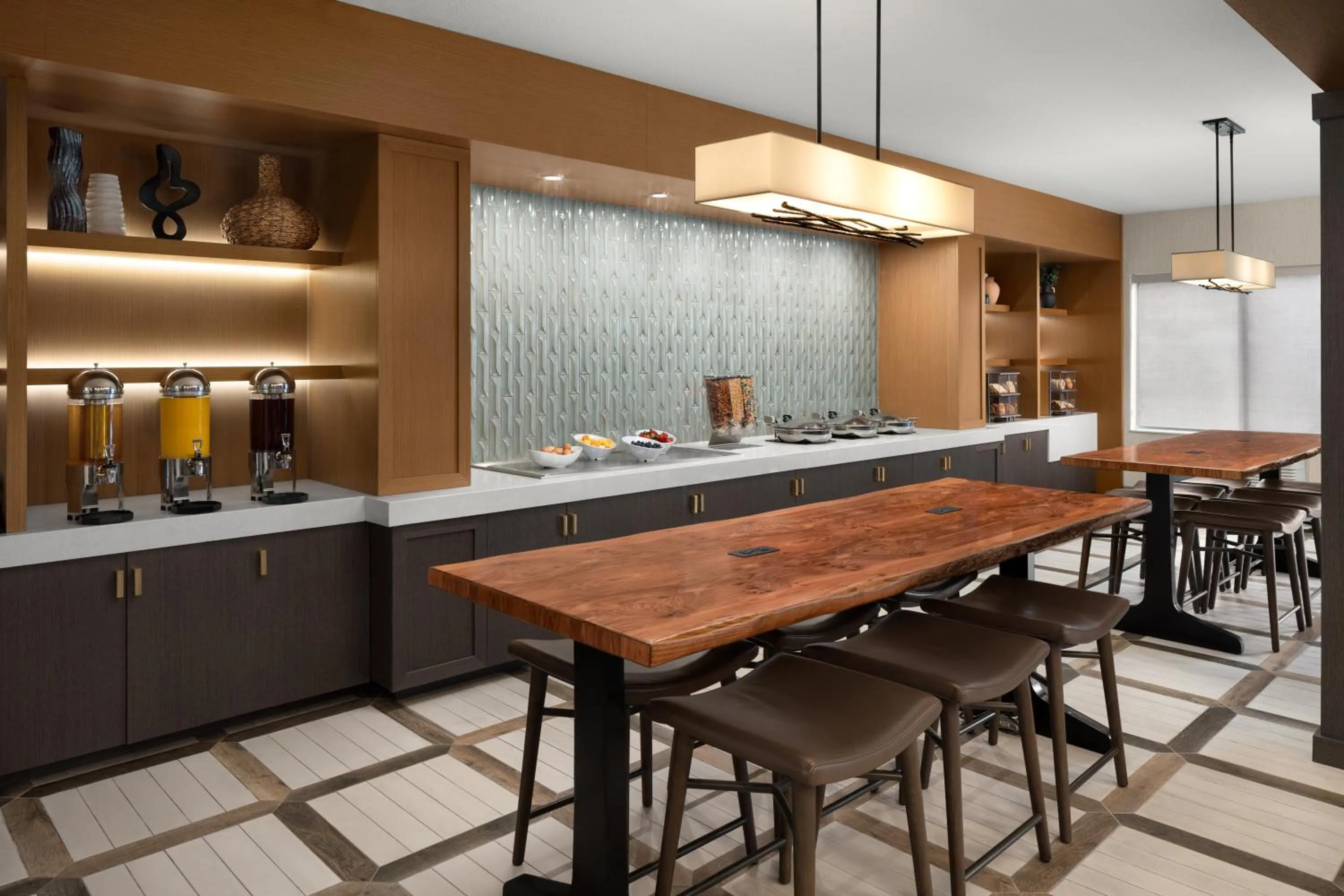 Restaurant/places to eat in DoubleTree by Hilton North Salem