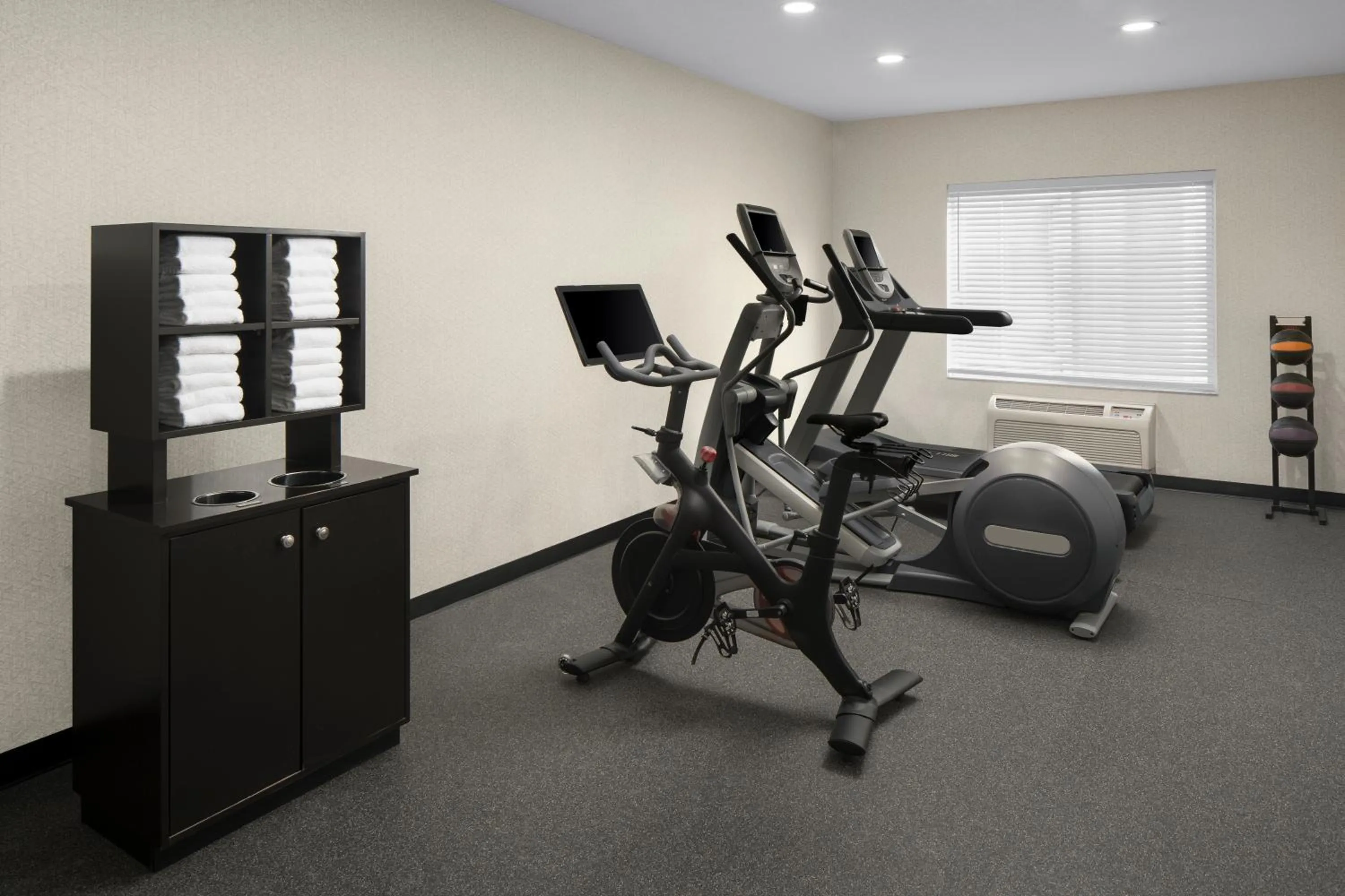 Fitness centre/facilities in DoubleTree by Hilton North Salem