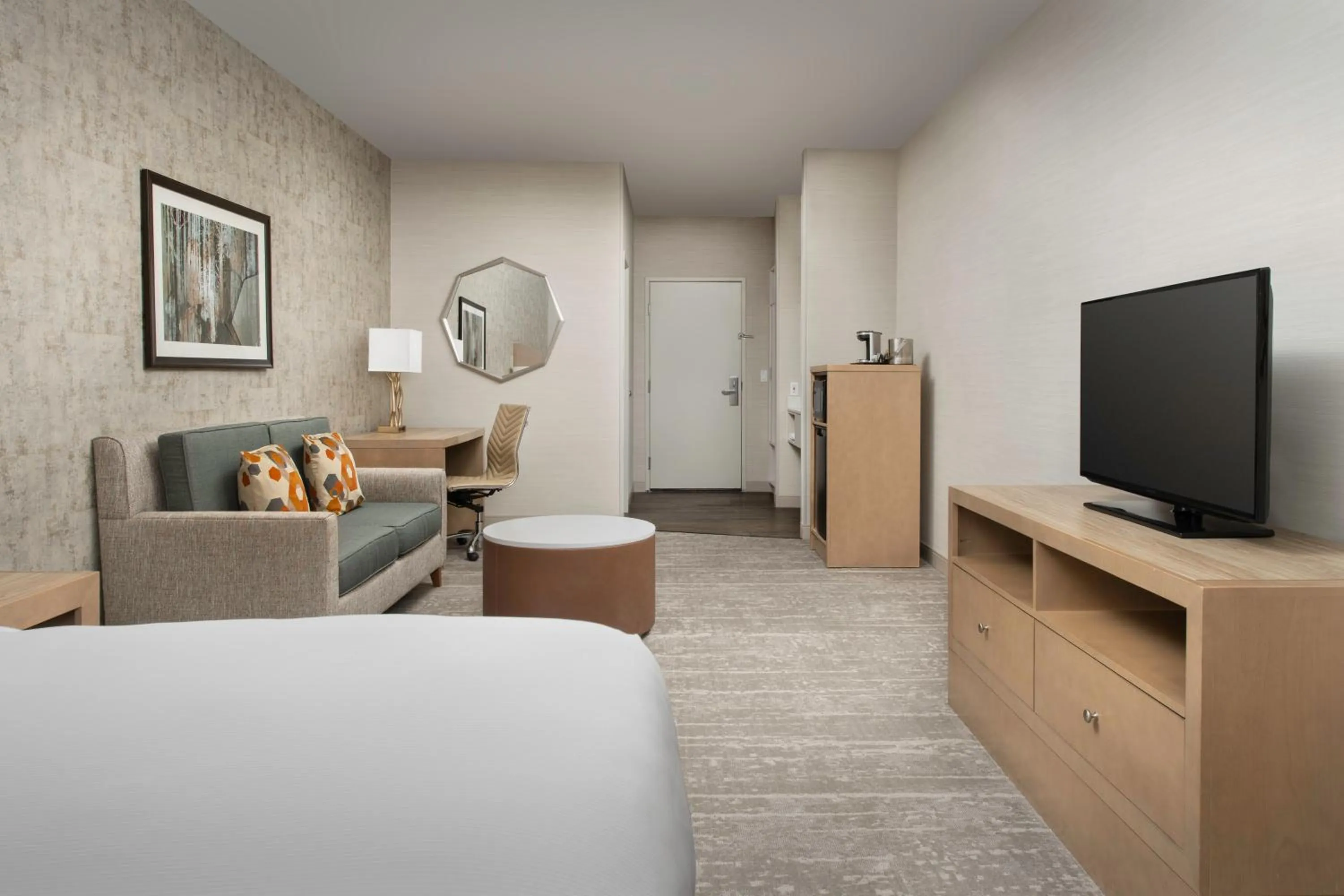 Bedroom, Bed in DoubleTree by Hilton North Salem