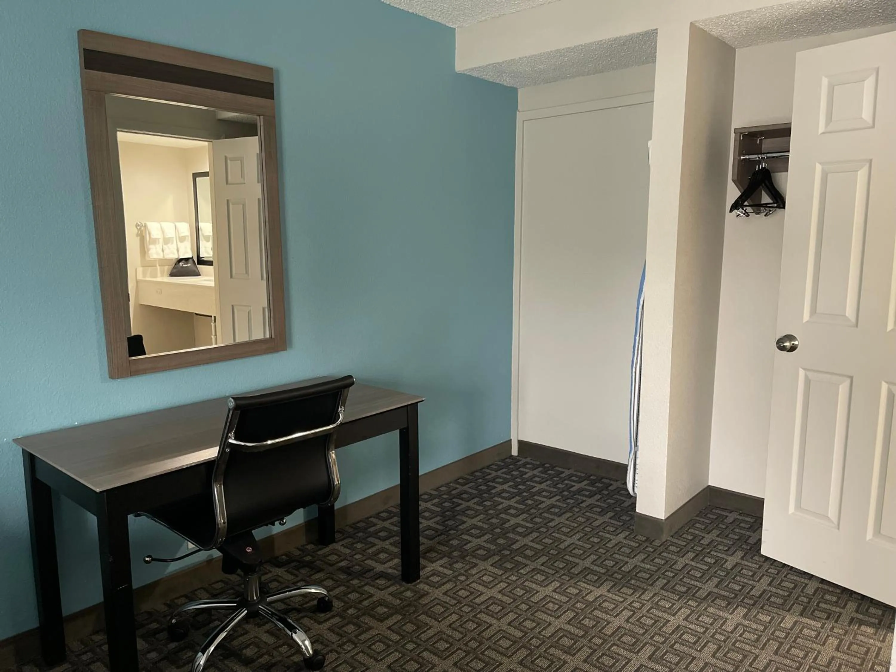 furniture in Days Inn & Suites by Wyndham Spokane