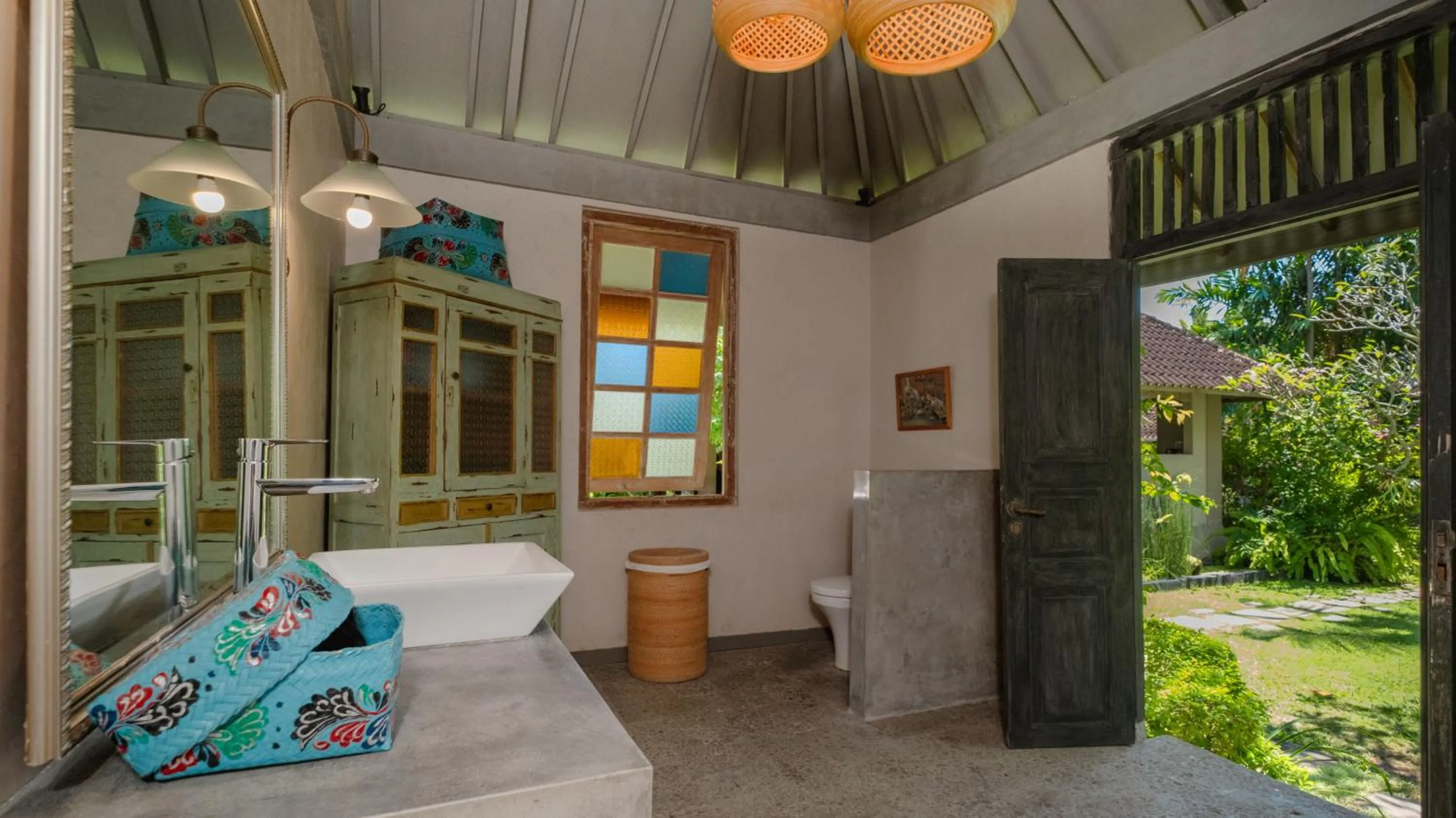 Bathroom in Villa Koyama by Villa Finder