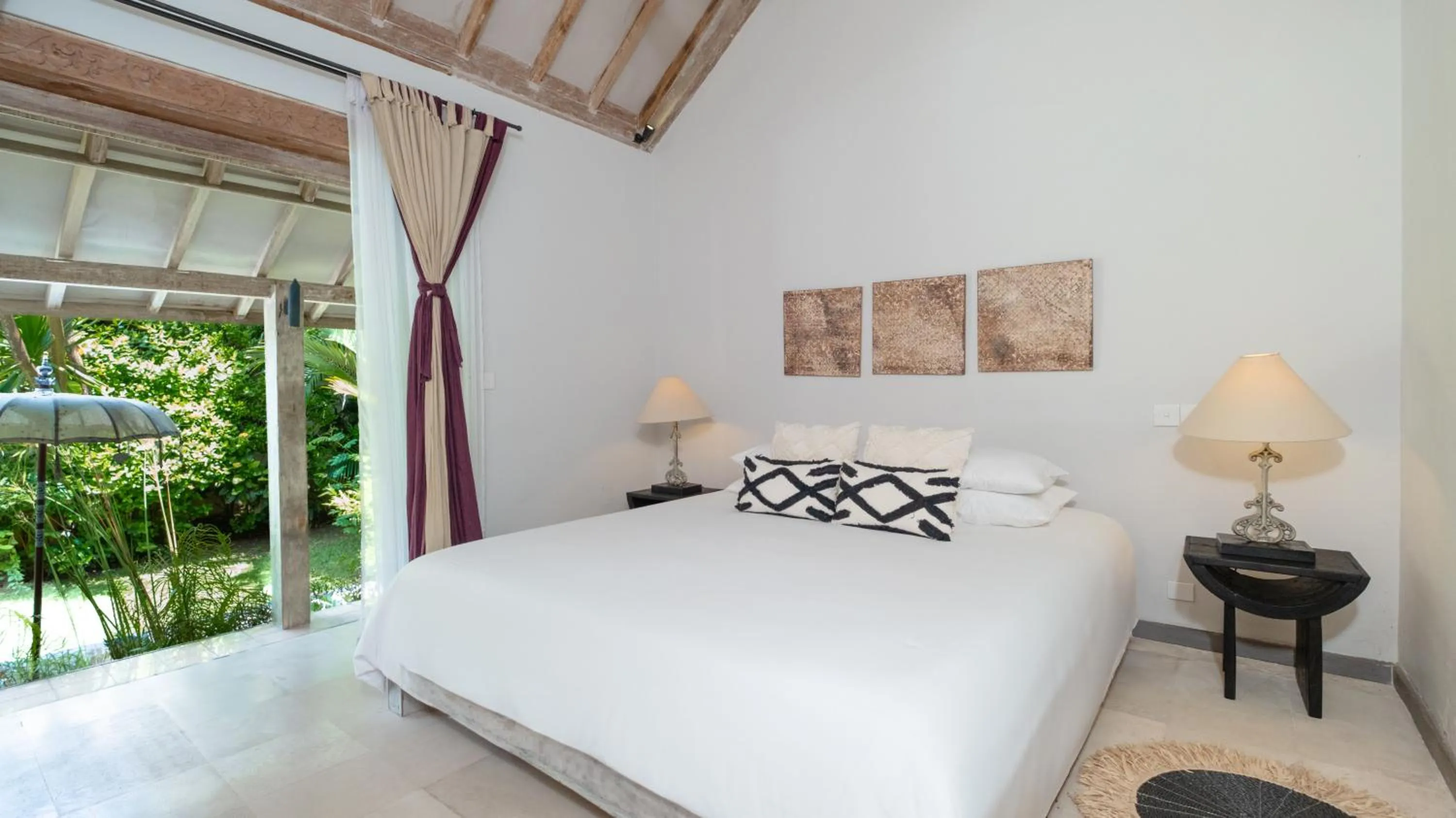 Bedroom, Bed in Villa Koyama by Villa Finder