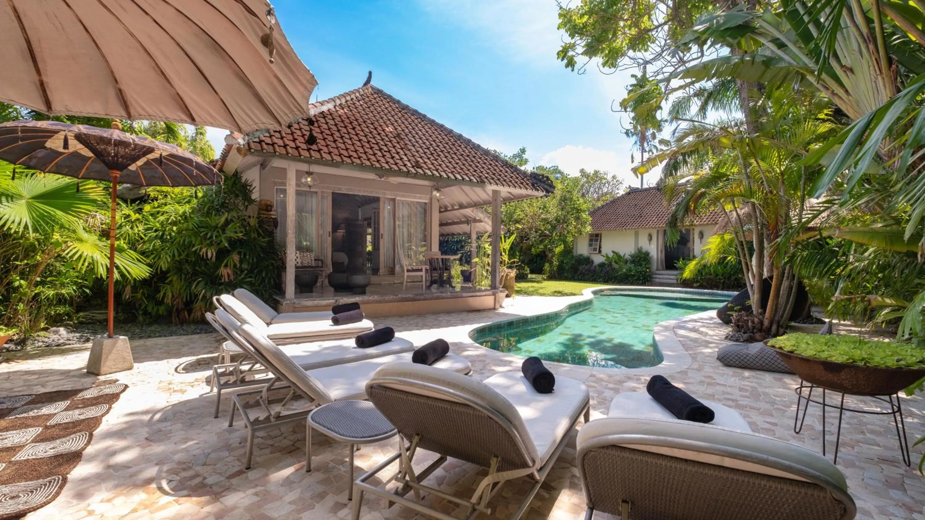 Swimming pool in Villa Koyama by Villa Finder