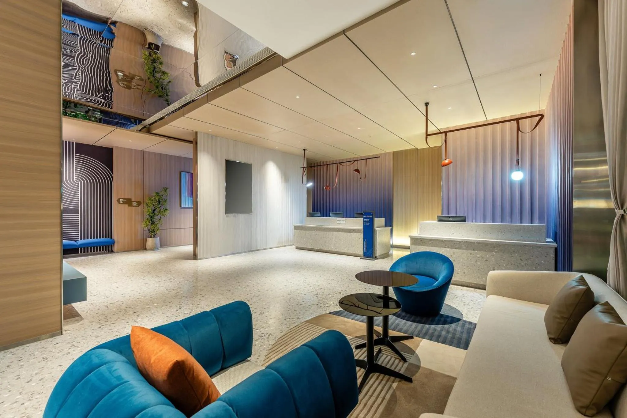 Property building, Bed in Holiday Inn Express Shanghai Changyang Road by IHG