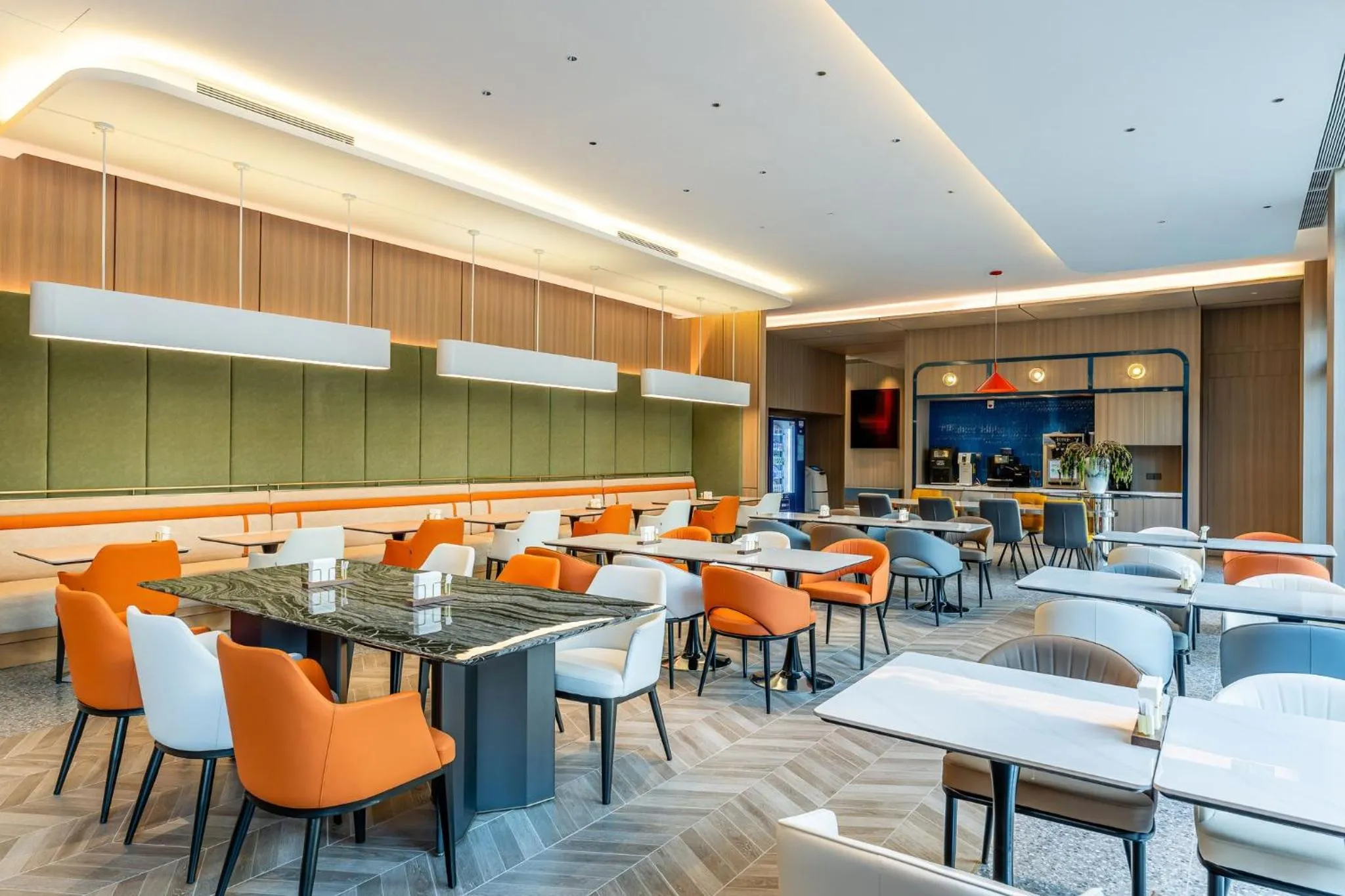 Restaurant/places to eat in Holiday Inn Express Shanghai Changyang Road by IHG