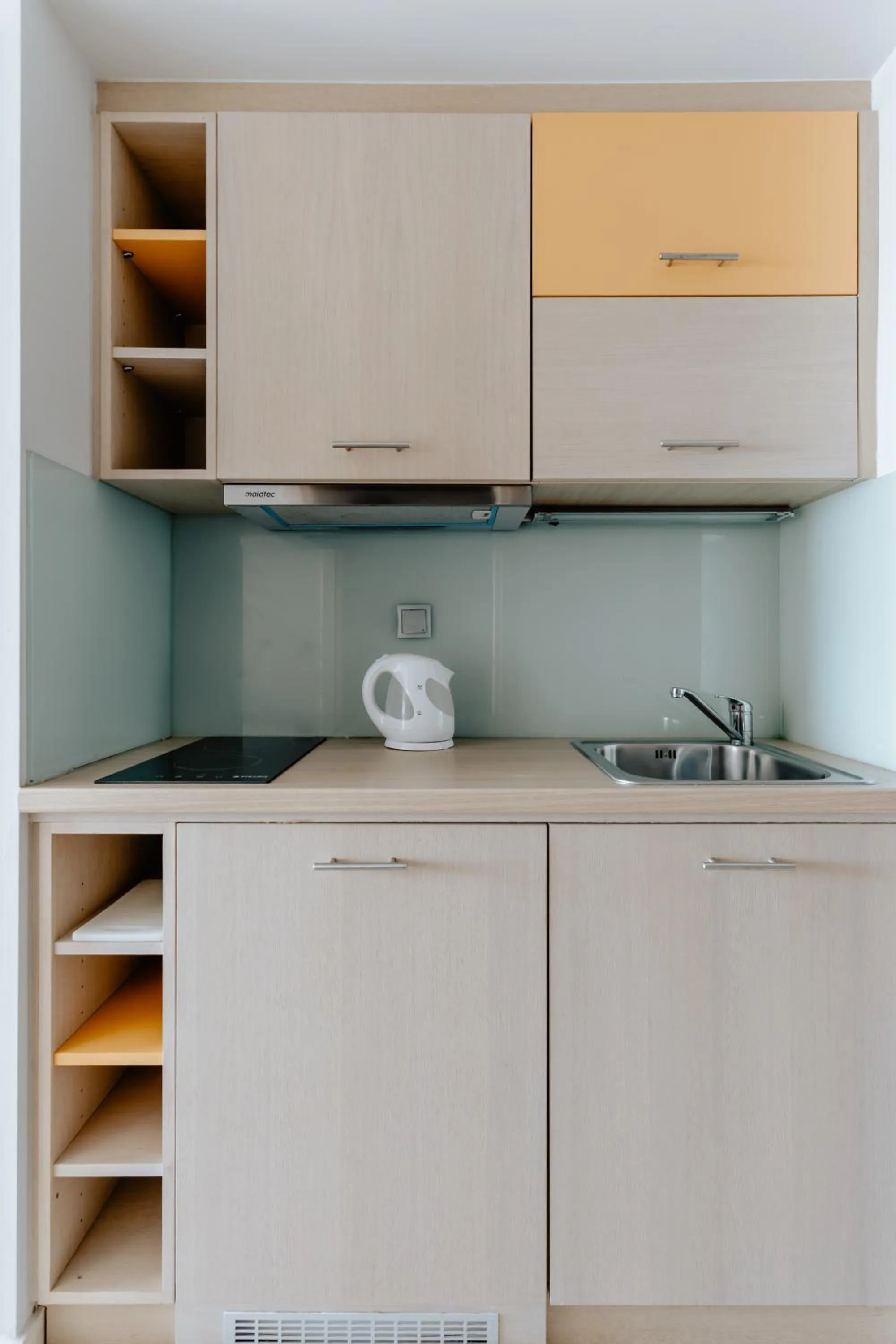 Kitchen or kitchenette in Palm Beach Hotel Apartments