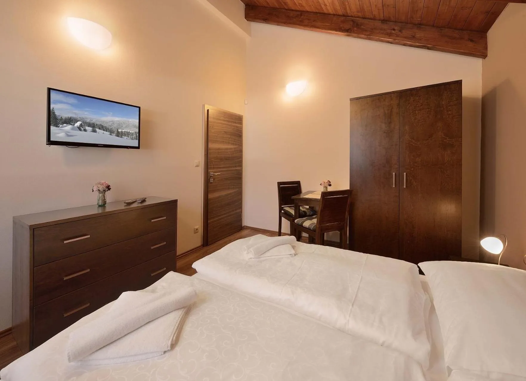 Bedroom, Bed in Villa Gardenia