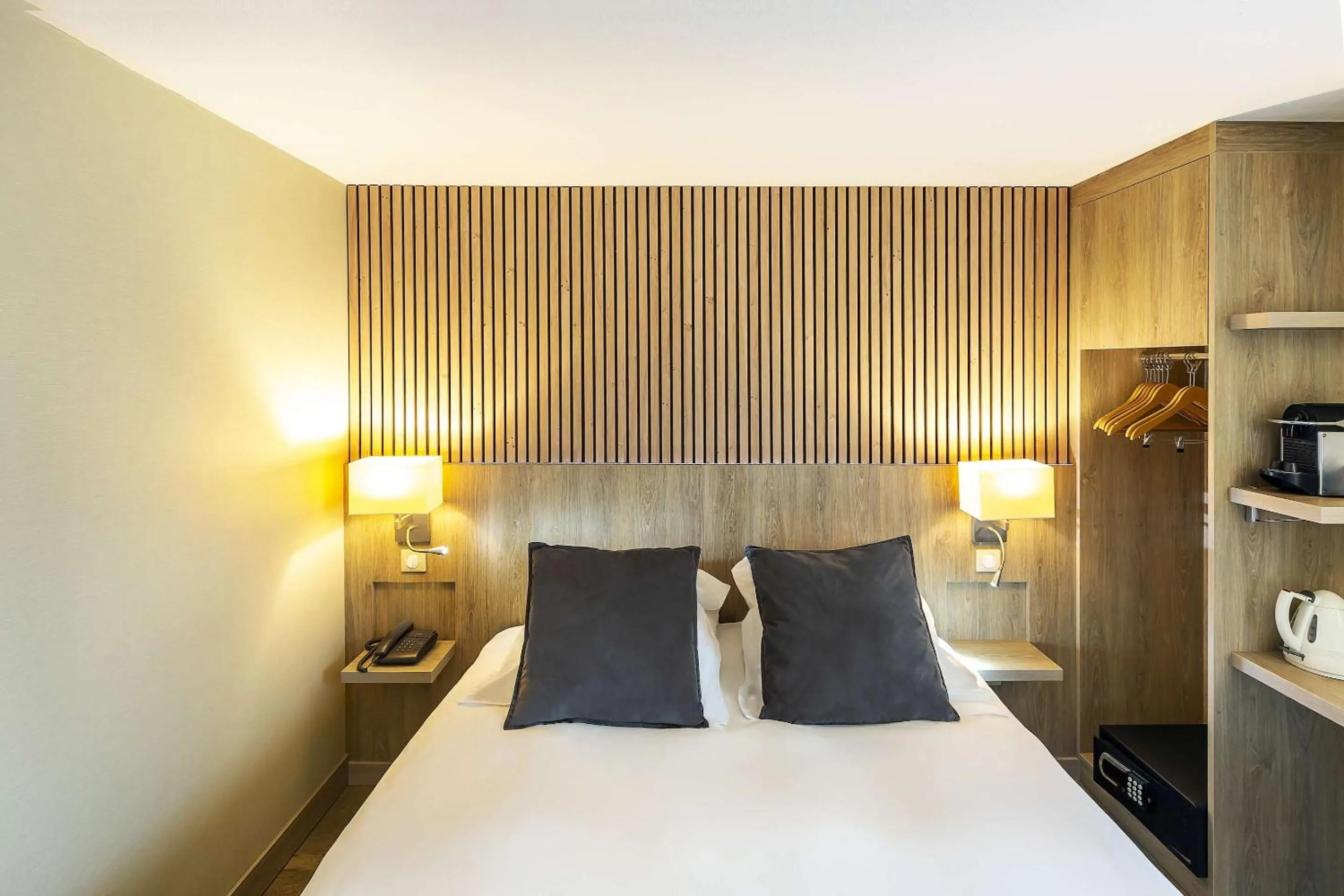 Bed in Best Western Amarys Hotel & Spa