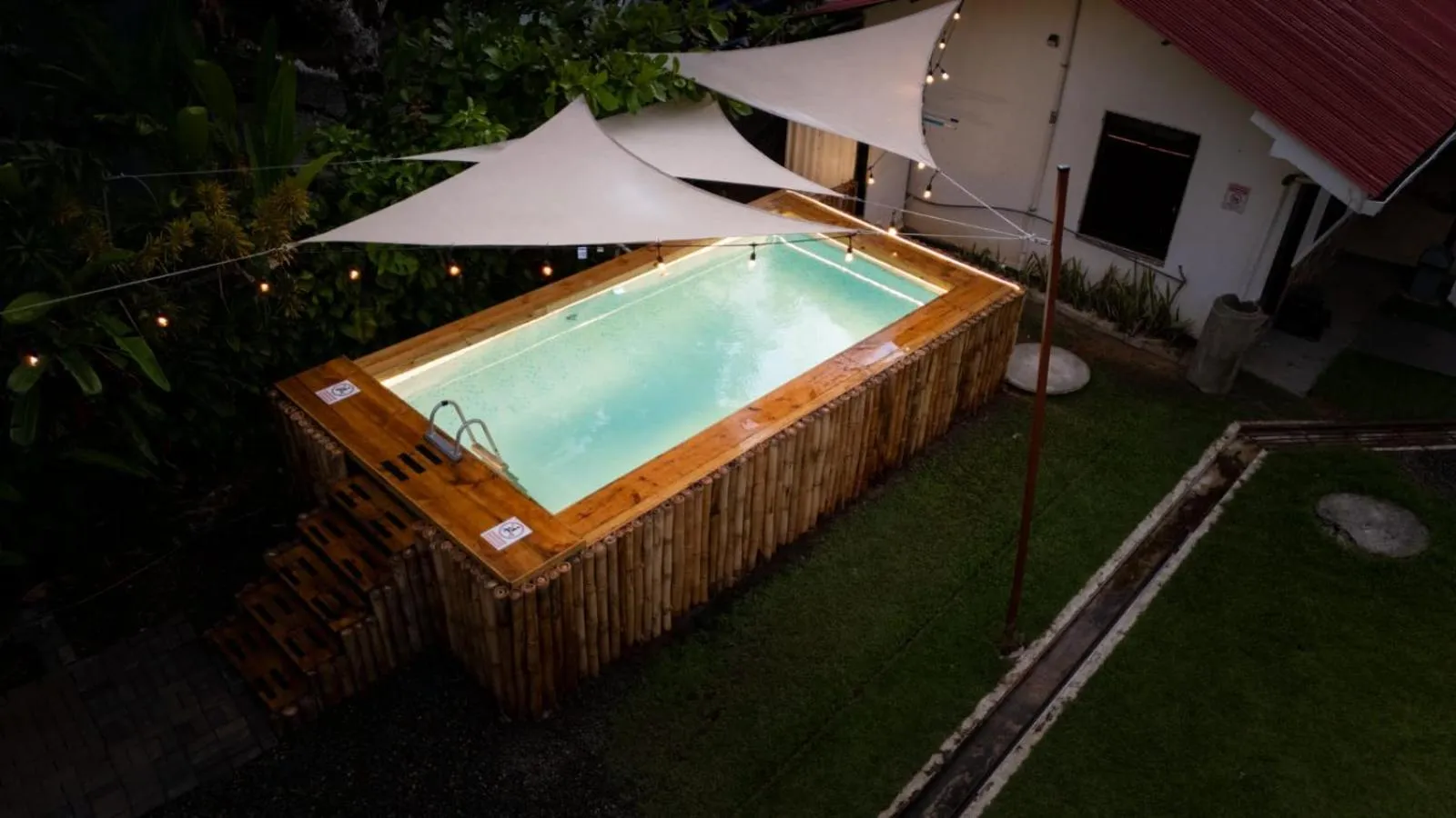 Swimming pool in Hotel Vive Uvita