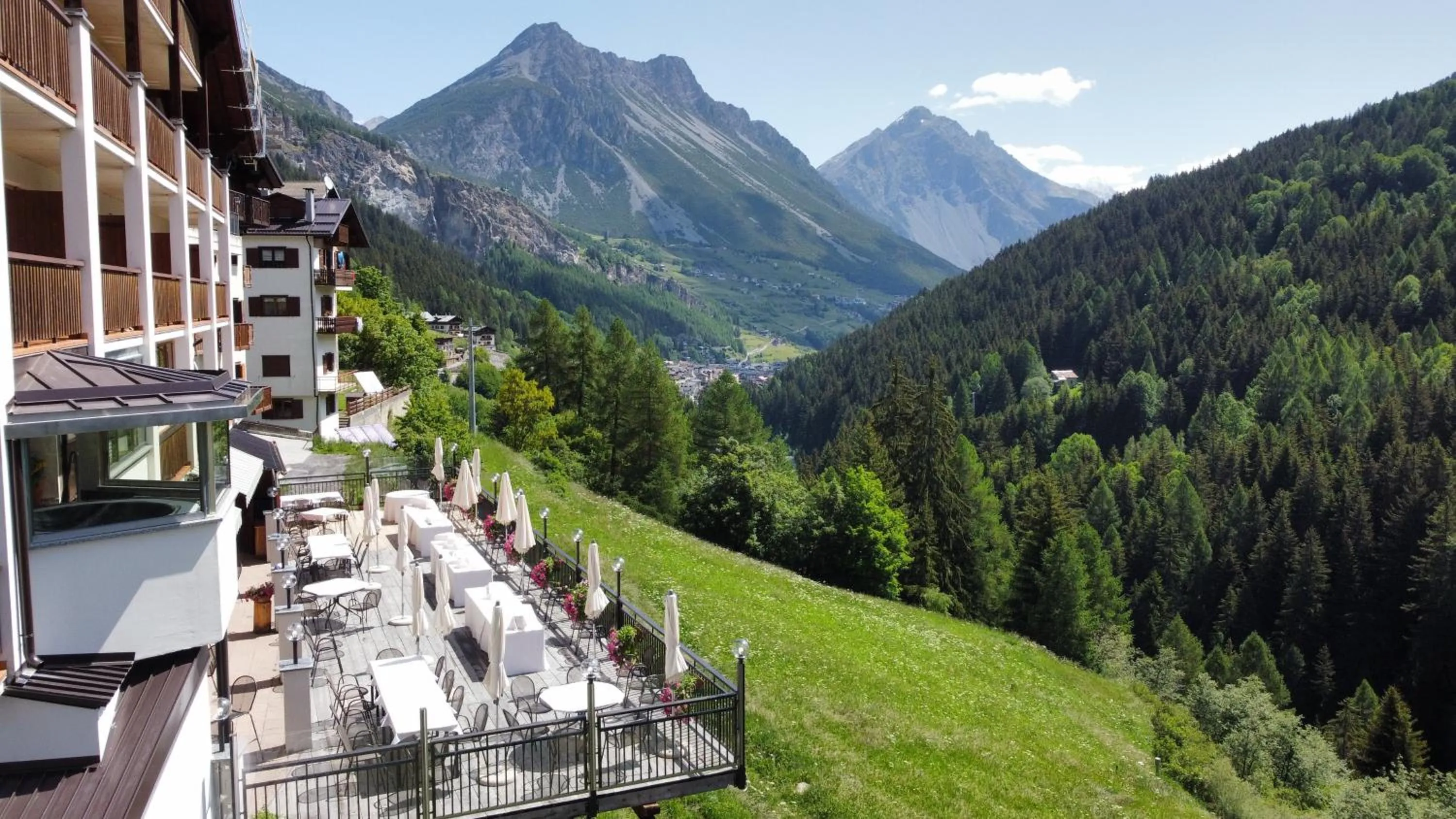 Hot Tub in Hotel Miravalle