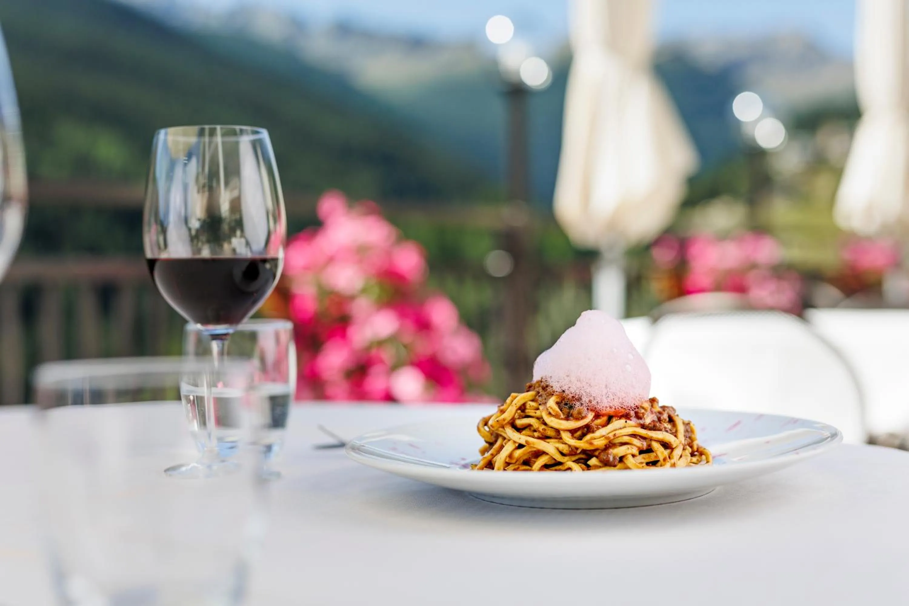 Restaurant/places to eat in Hotel Miravalle