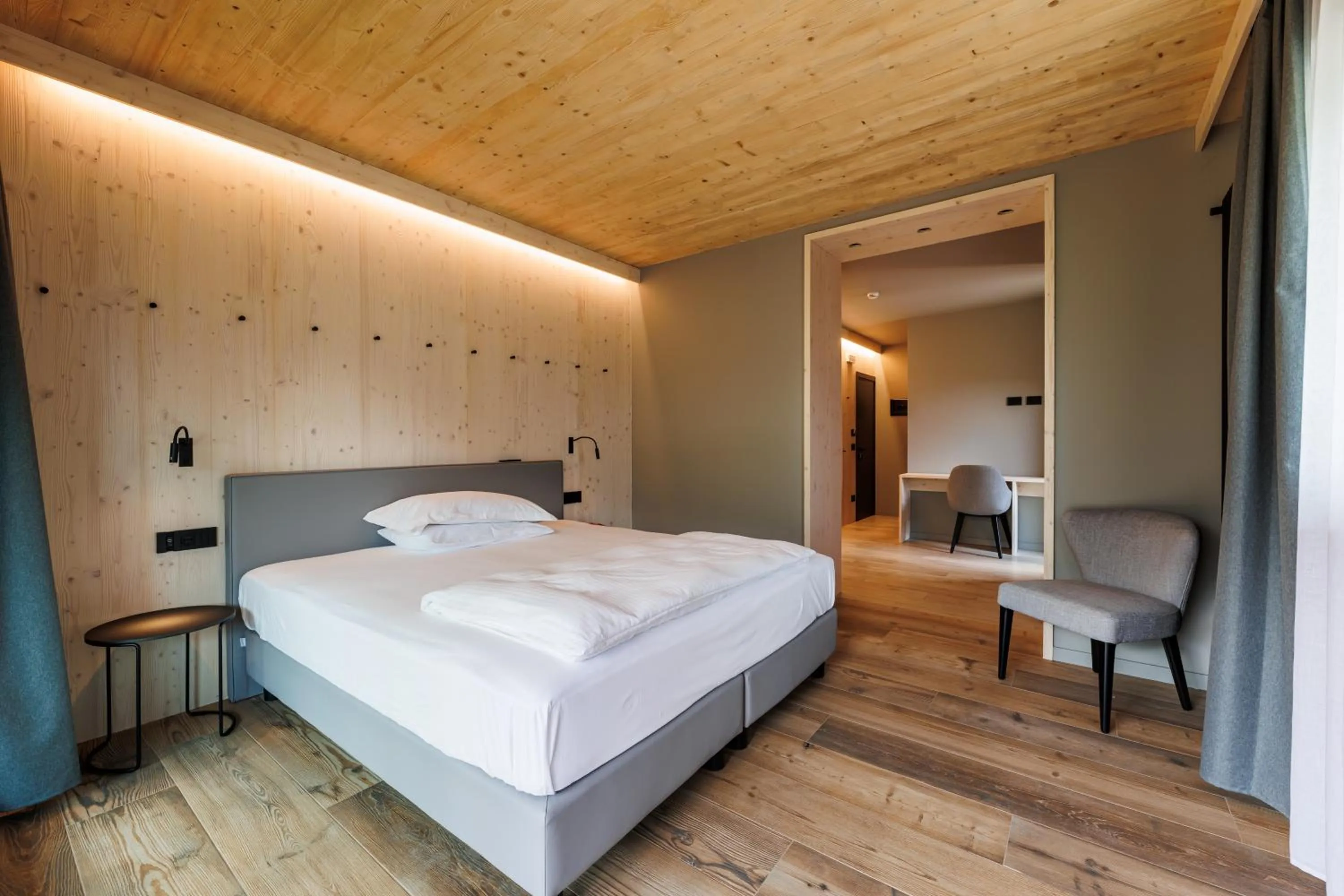 Living room, Bed in Hotel Miravalle