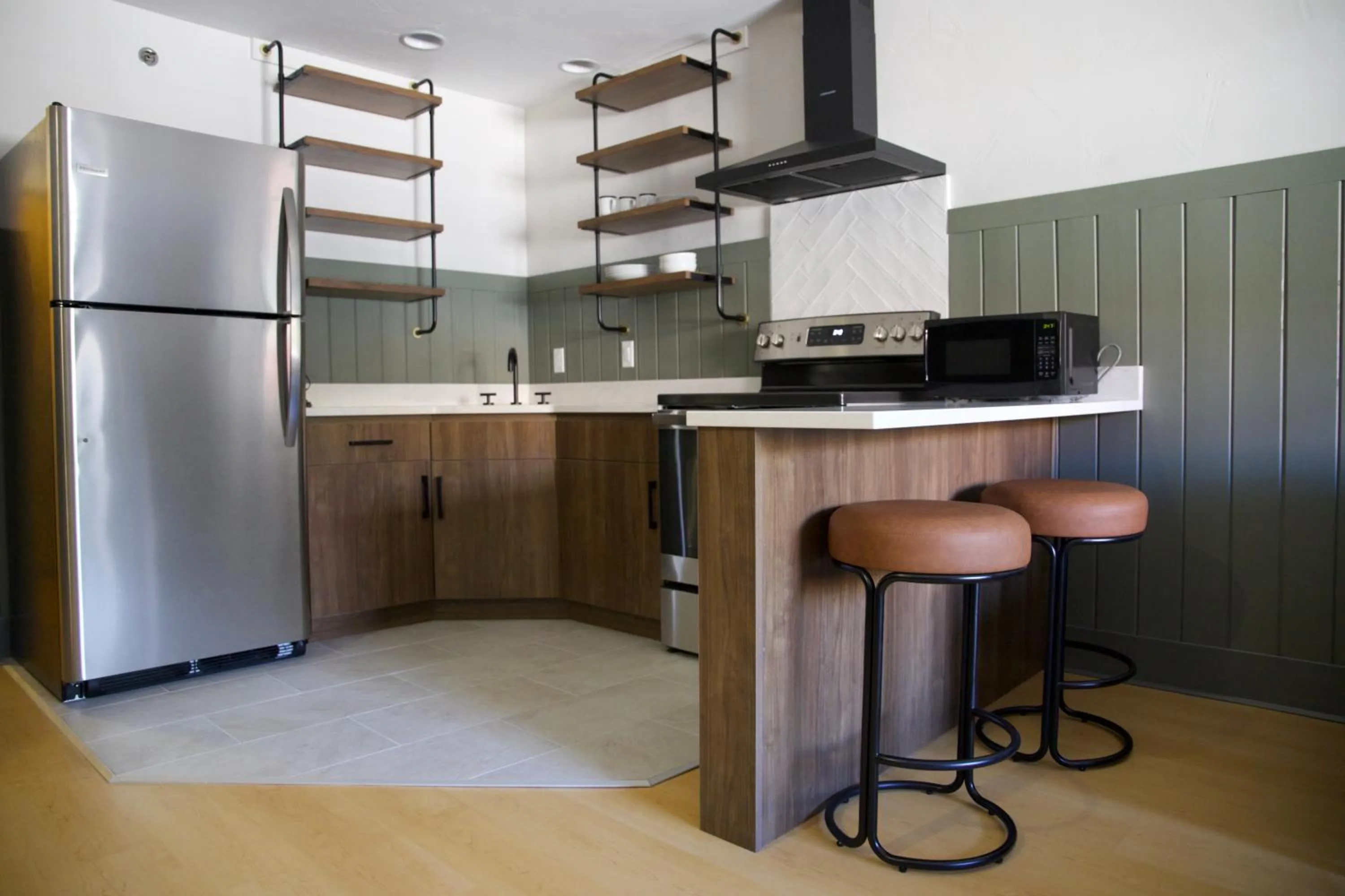 kitchen in River Canyon Lodge