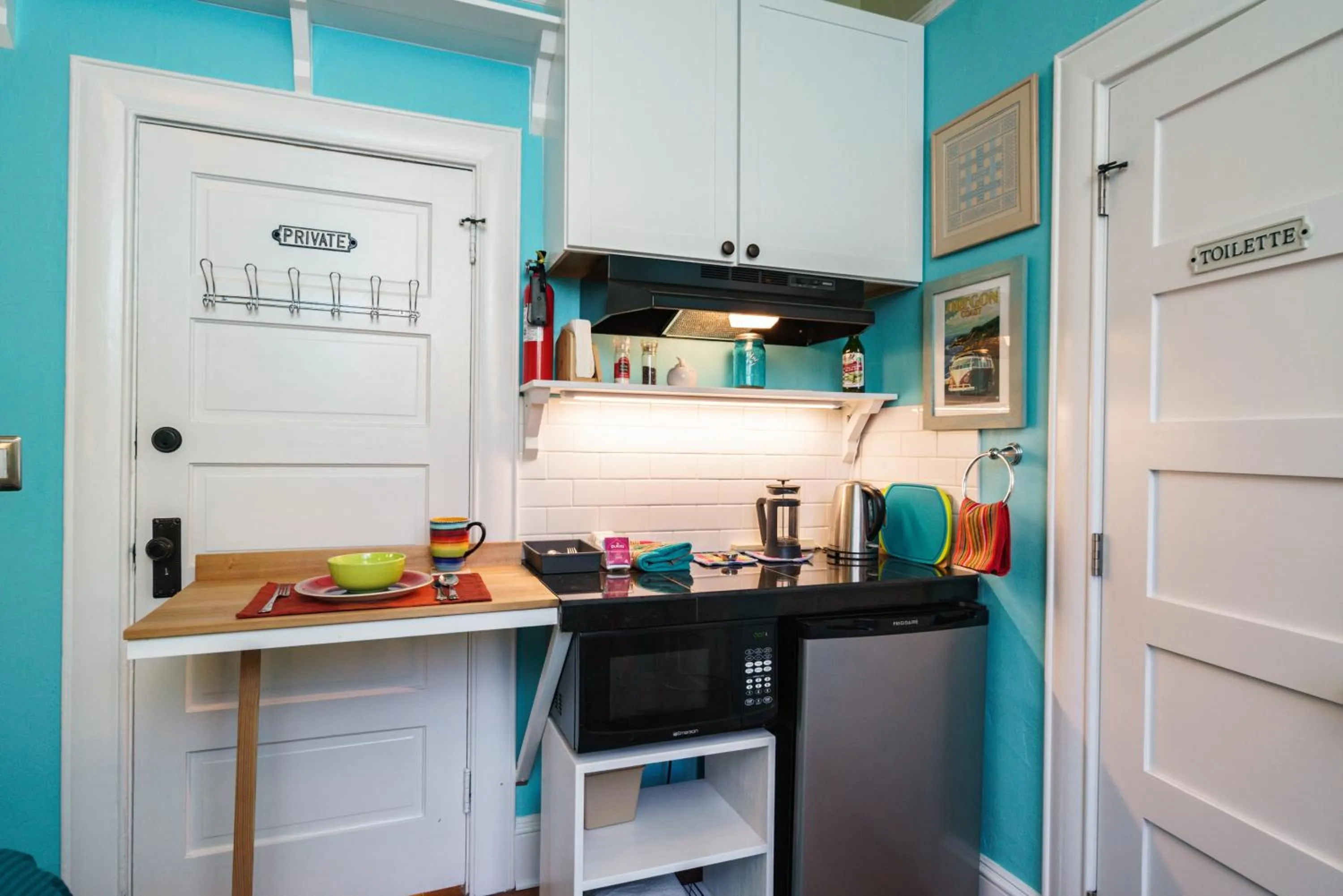 Coffee/tea facilities in Secluded Patio Suite Right By All The Action