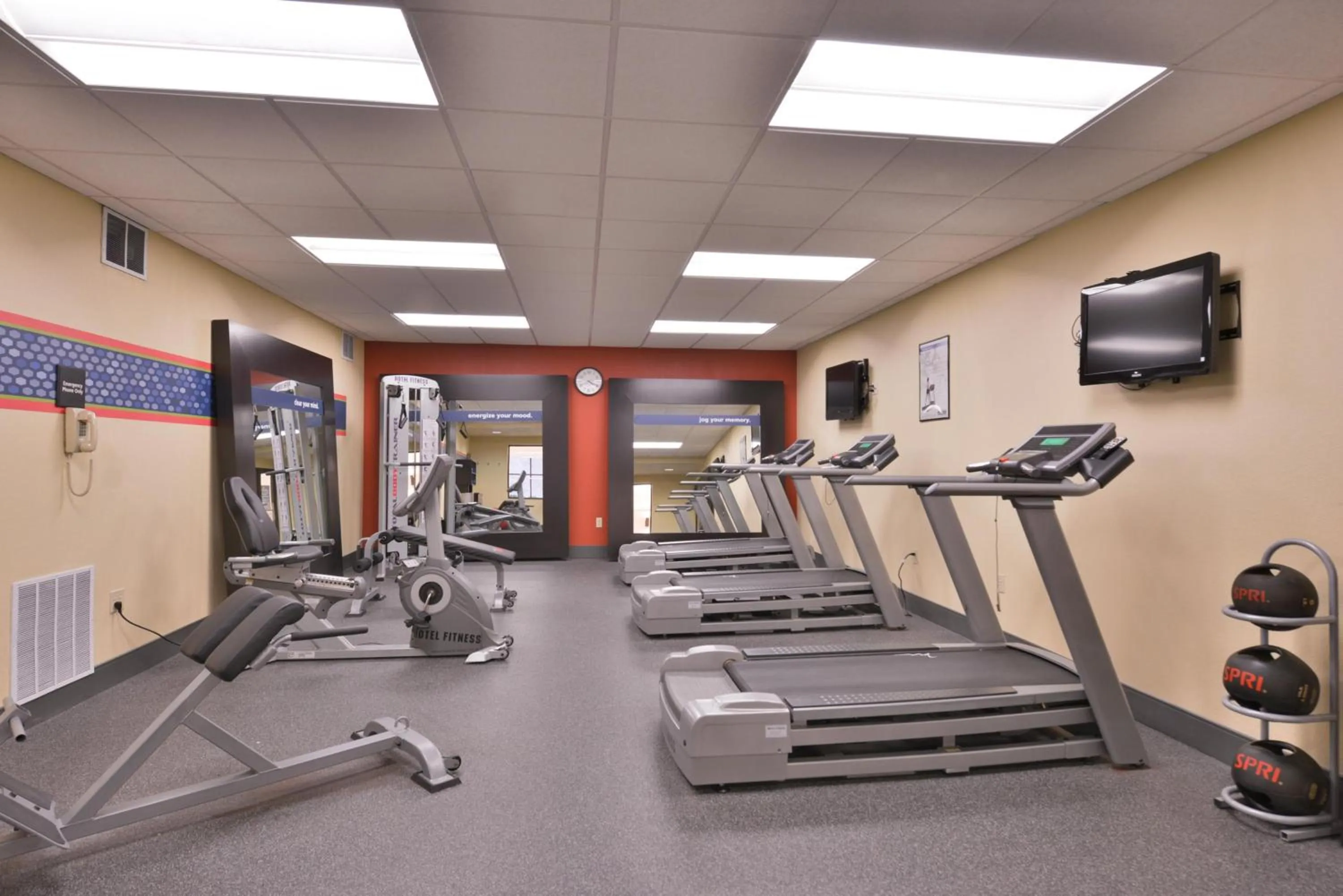 Fitness centre/facilities in McKnight Hotel