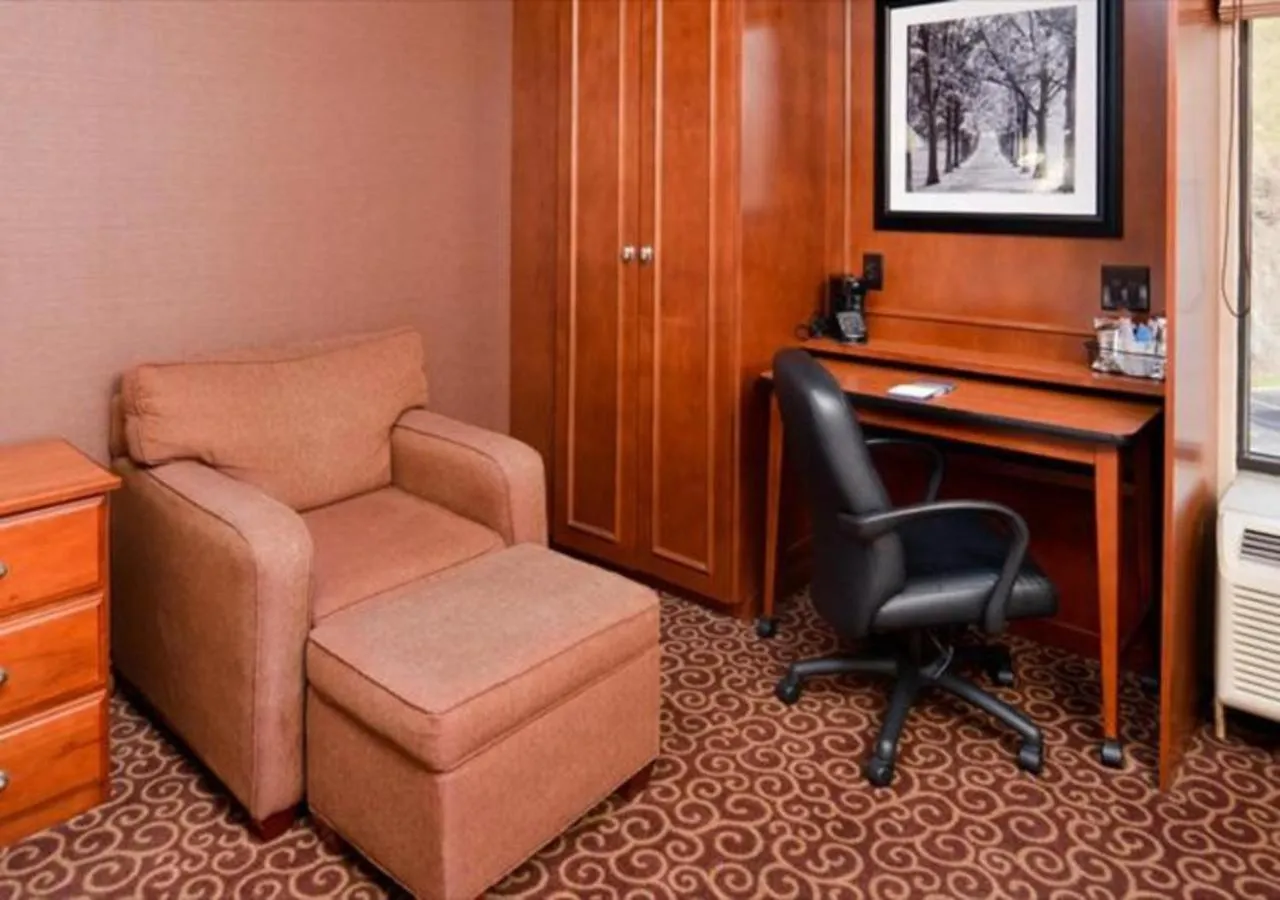 Living room in McKnight Hotel