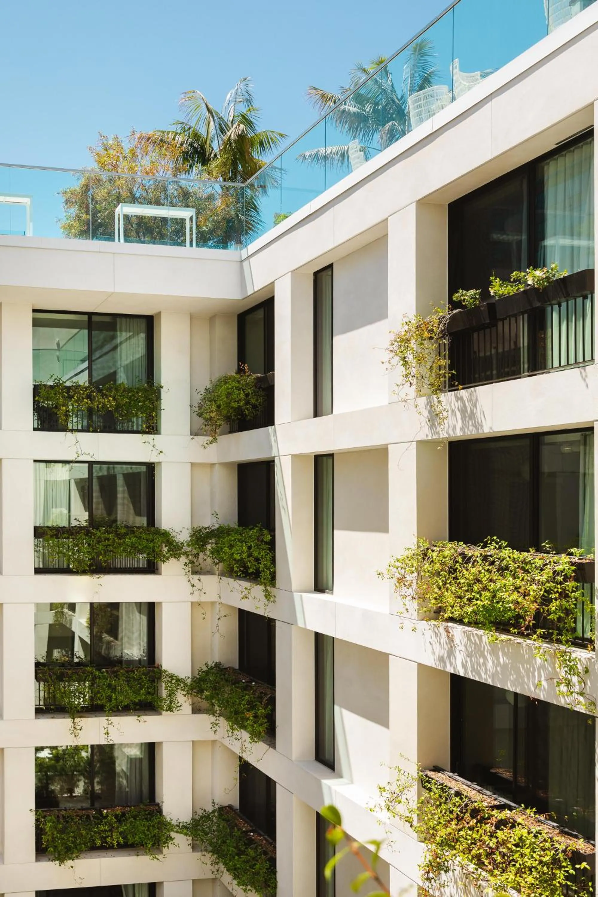 Inner courtyard view in The Godfrey Hotel Hollywood
