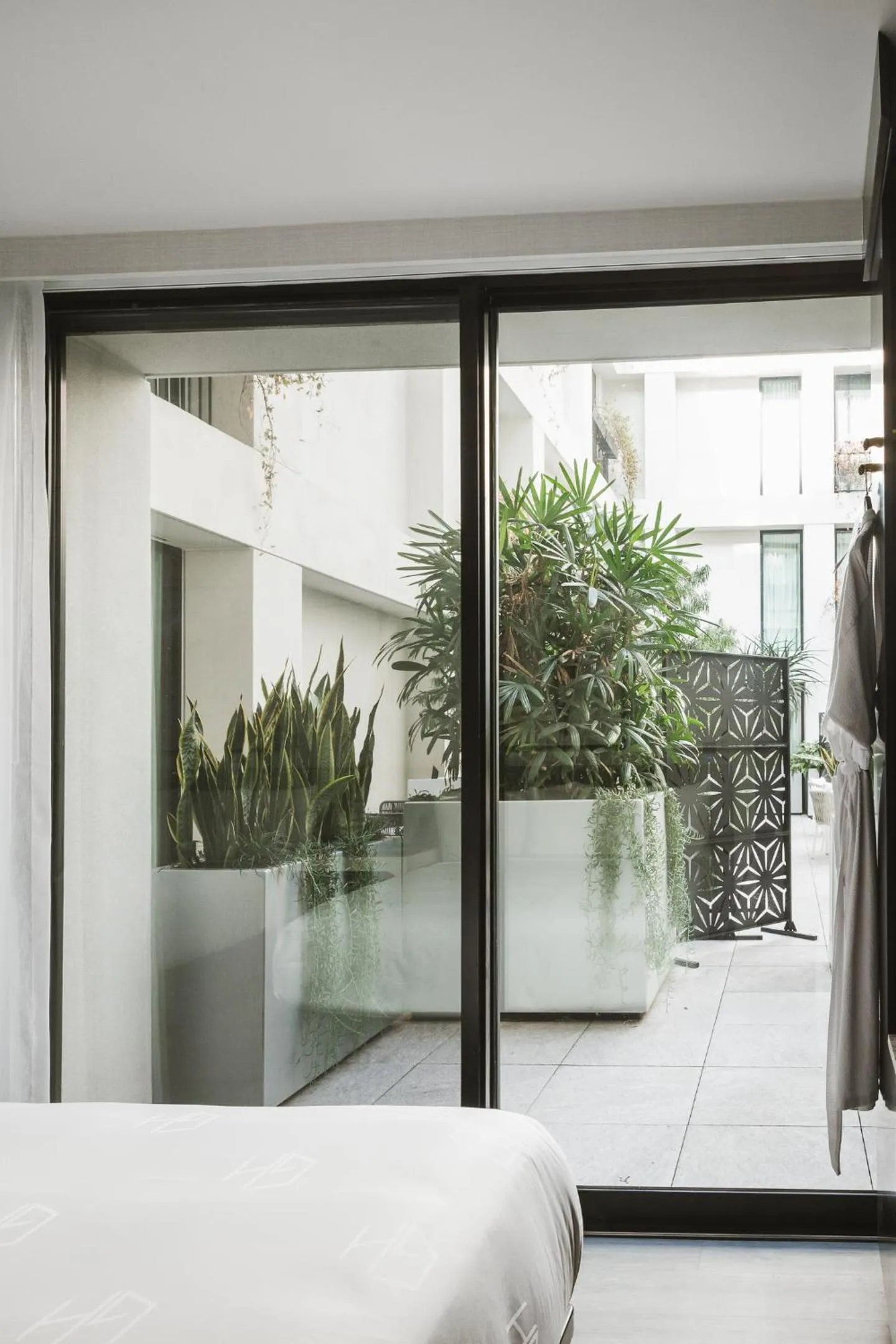 Patio, Bed in The Godfrey Hotel Hollywood