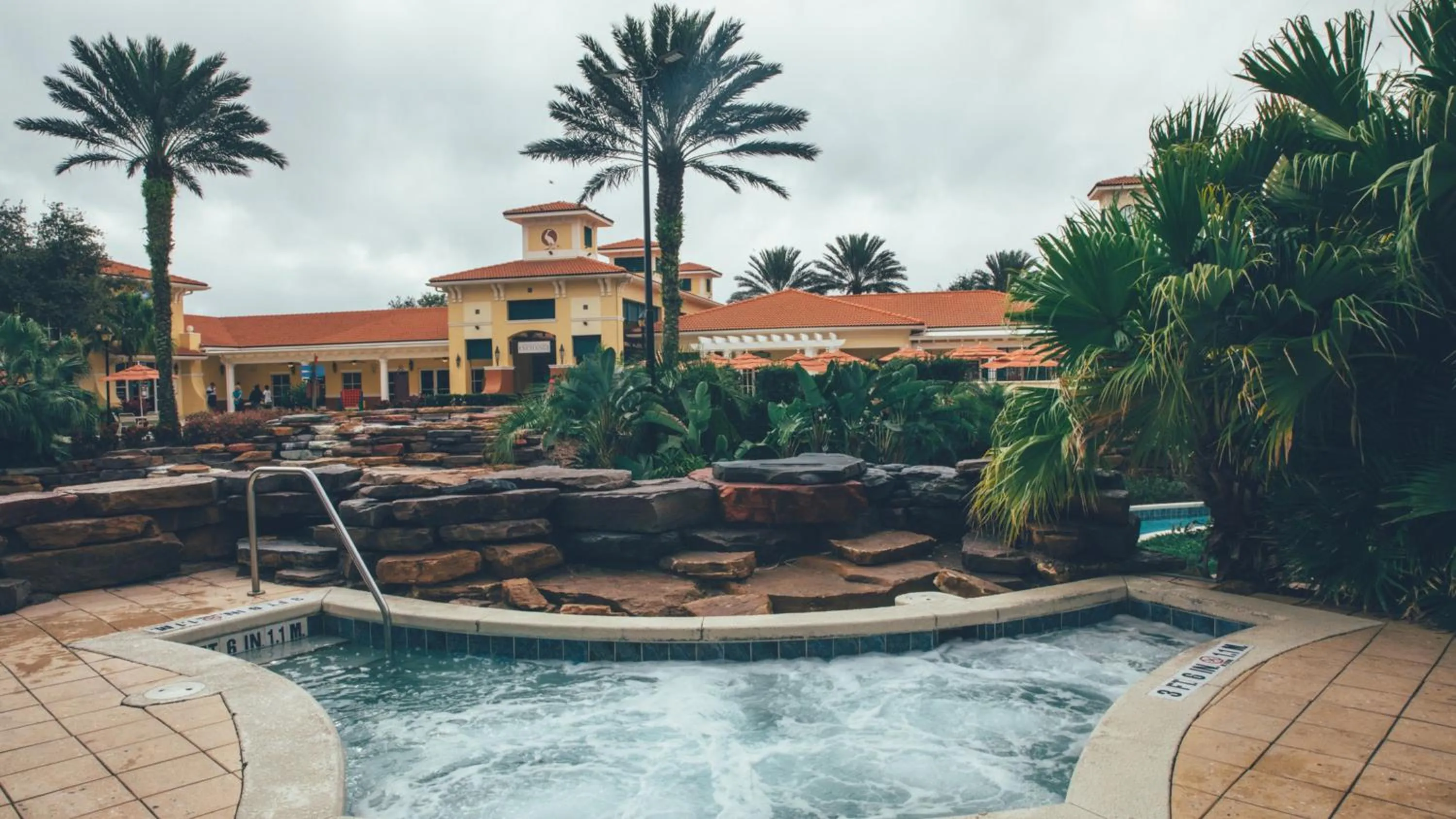 Swimming pool in Holiday Inn Club Vacations At Orange Lake Resort
