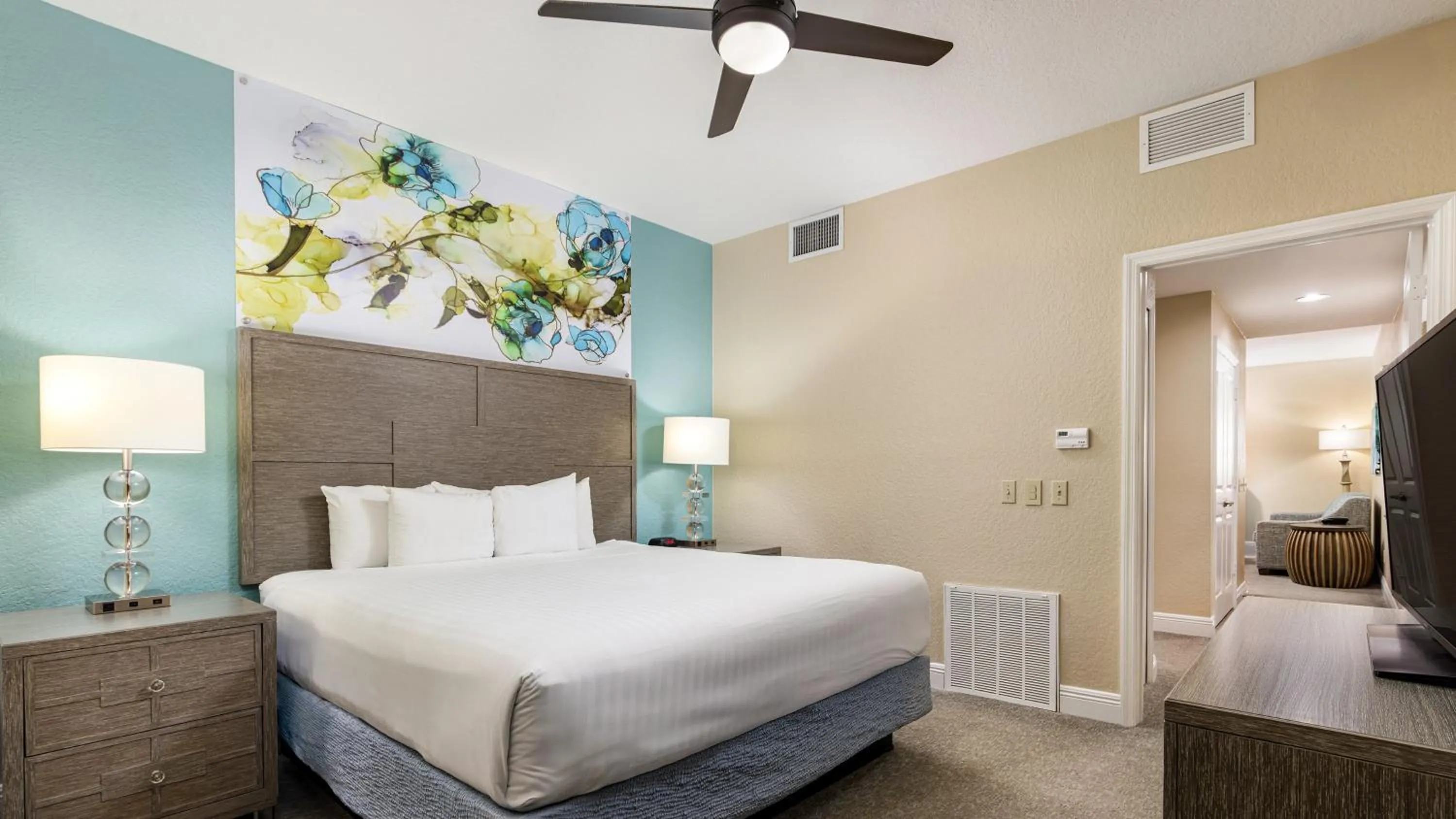 Photo of the whole room, Bed in Holiday Inn Club Vacations At Orange Lake Resort