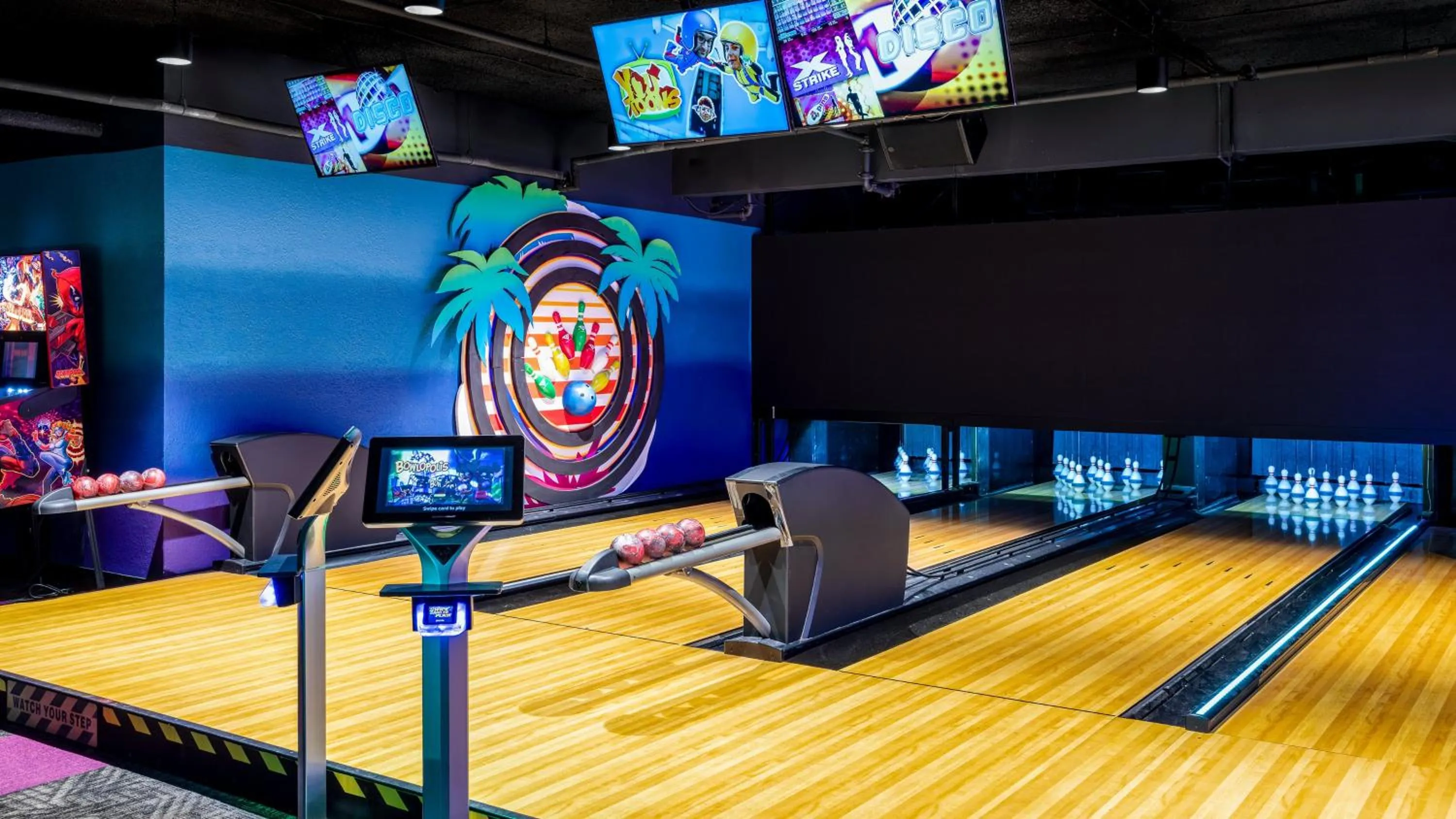 Game Room in Holiday Inn Club Vacations At Orange Lake Resort