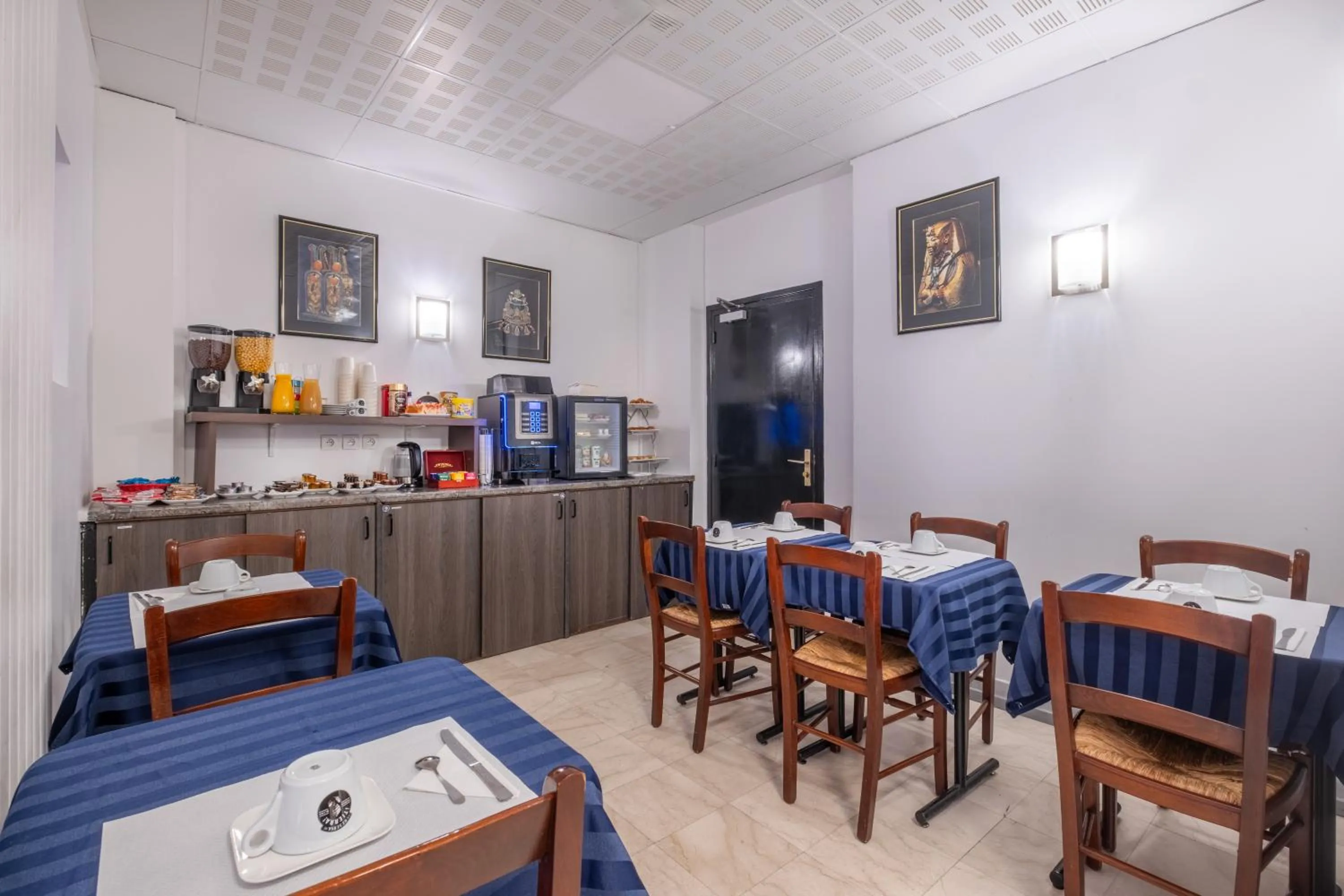 Breakfast in Hotel Luxor