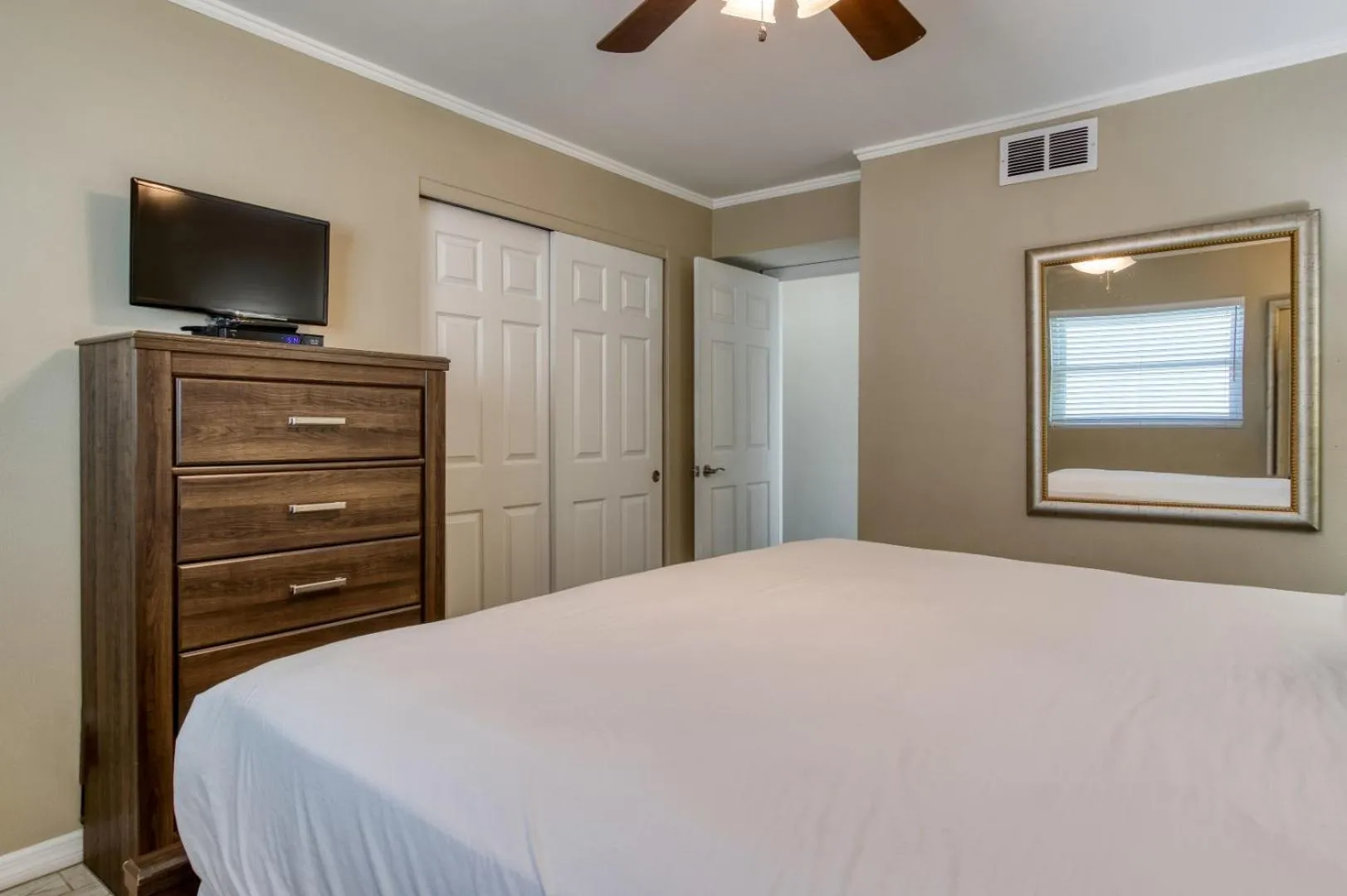 TV/Entertainment Center in The New Hotel Collection Beachfront