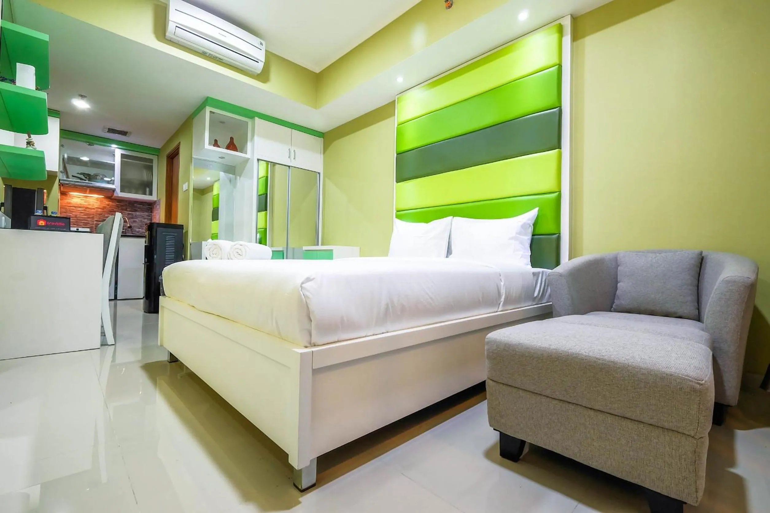 Strategic Studio The Oasis Cikarang near Omni Hospital By Travelio