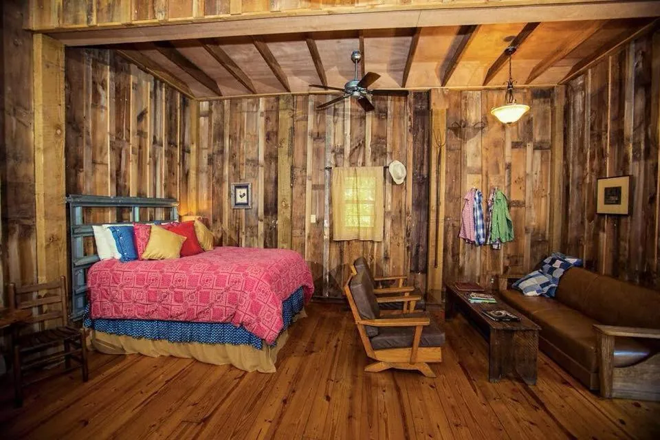 Photo of the whole room, Bed in 7F Lodge and Events