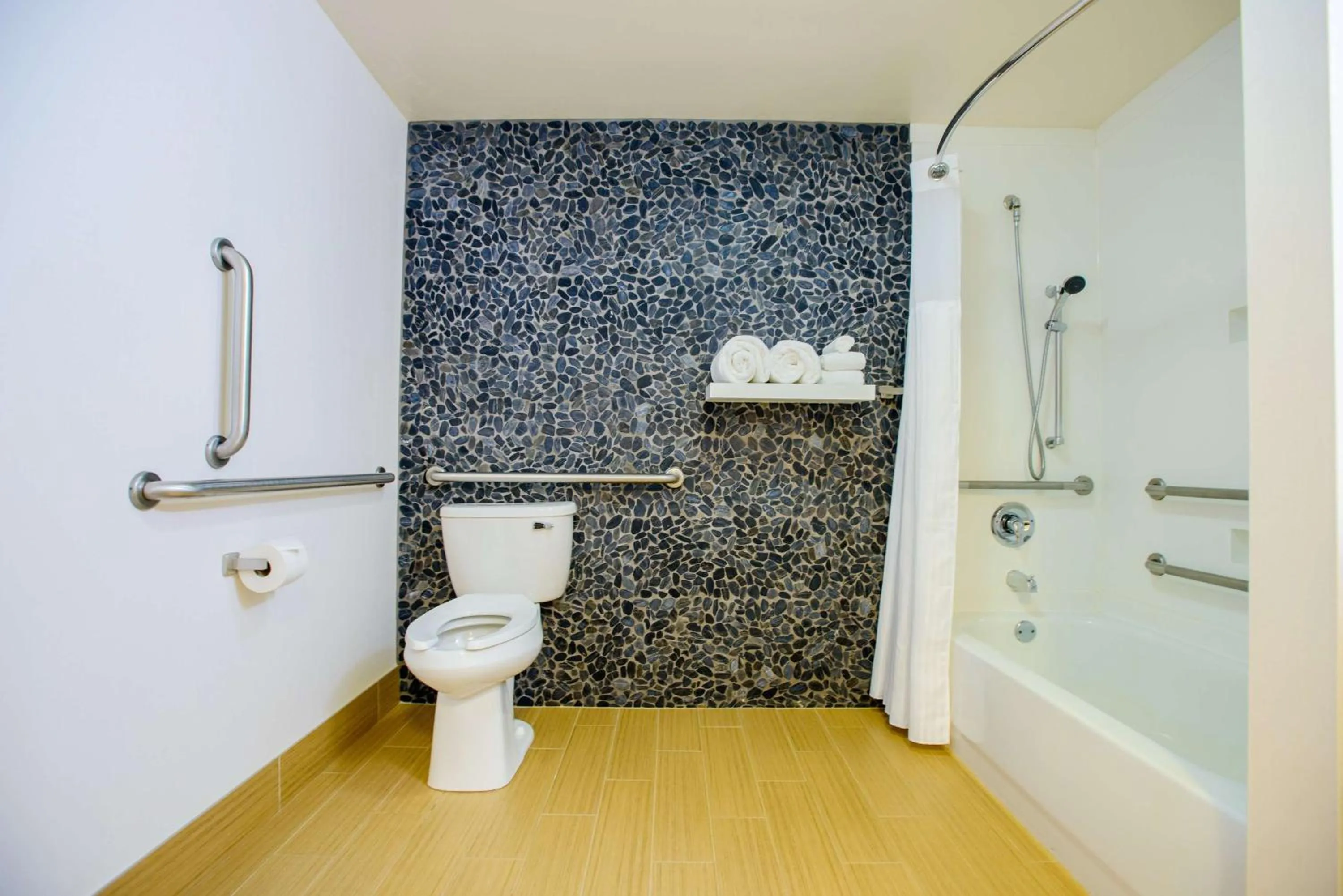 Bathroom in Hilton Garden Inn Rochester Downtown