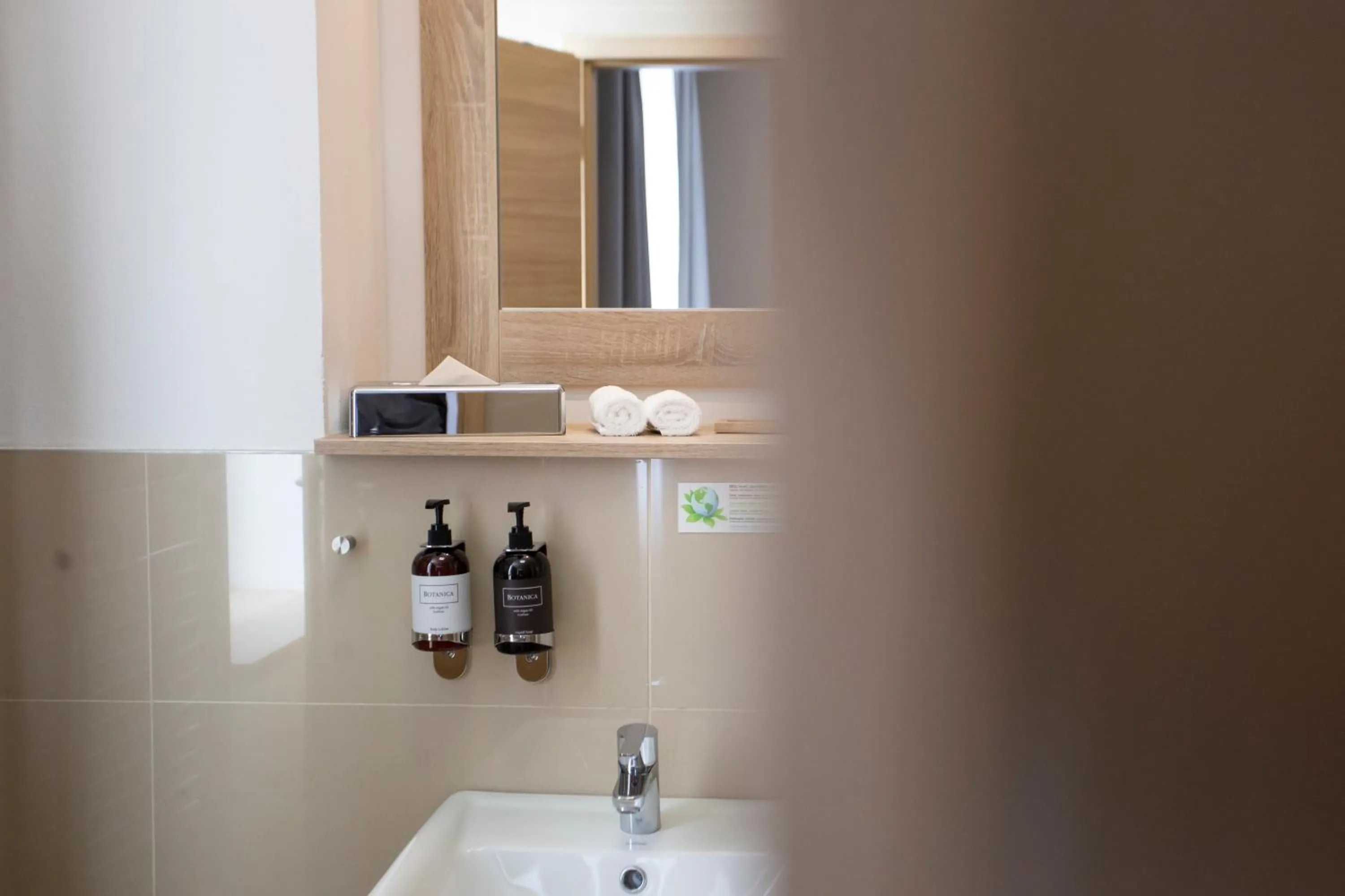 Bathroom in SALAMANDRA Hotel