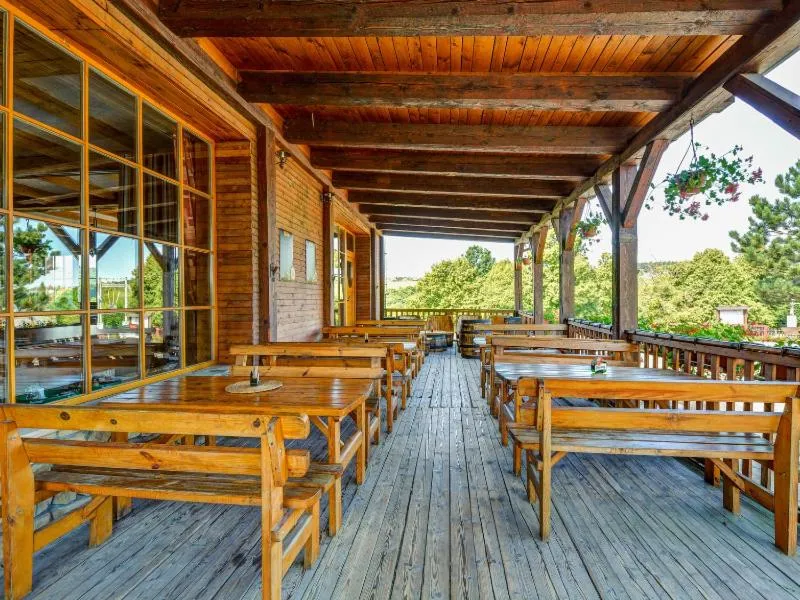 Restaurant/places to eat in Ranč Kostelany