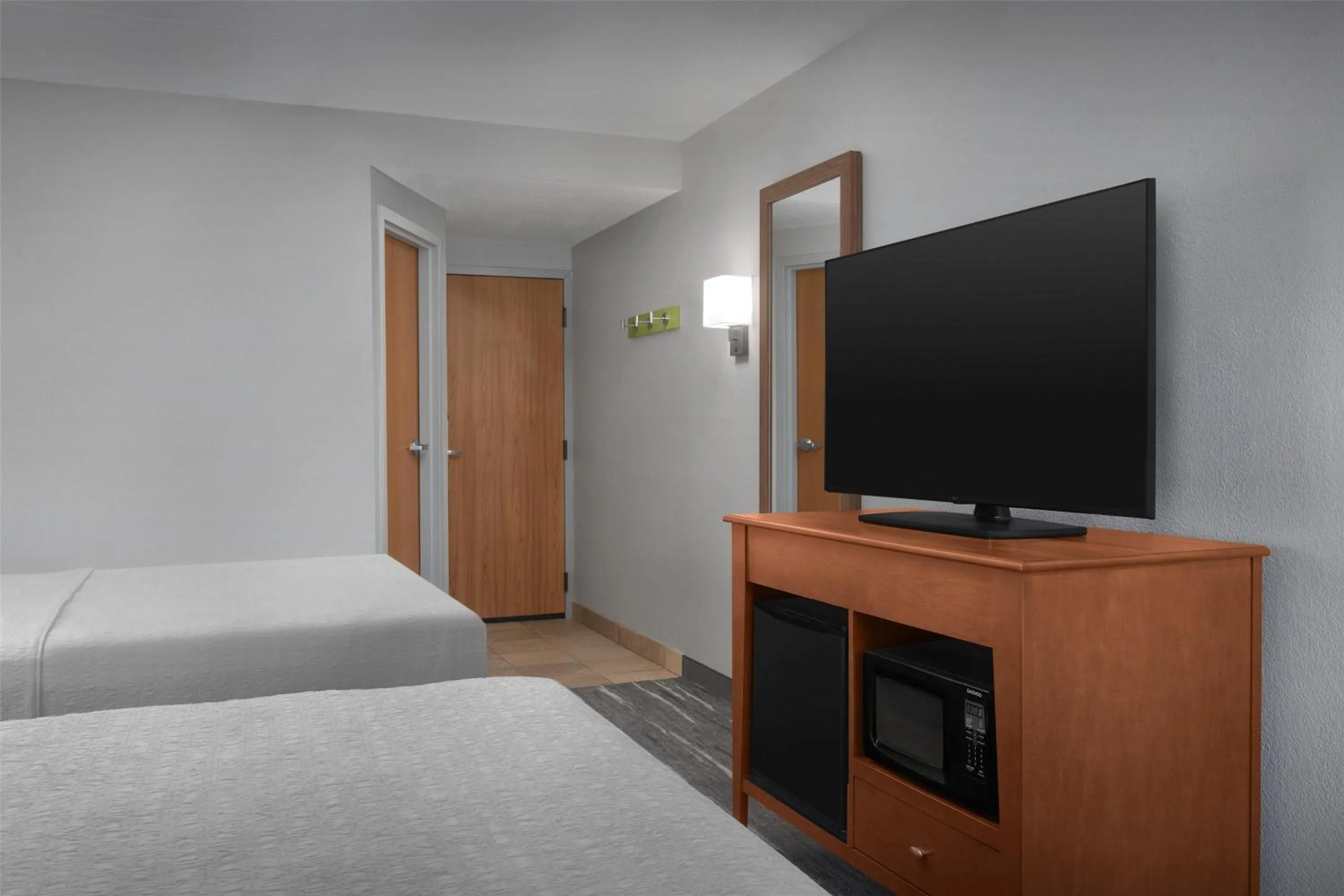 Bed in Hampton Inn Pittsburgh Greentree