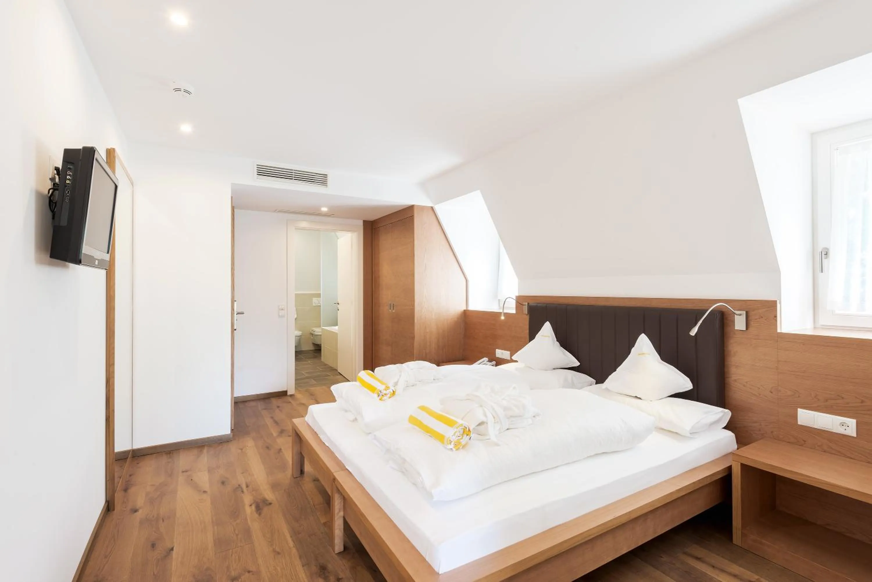 Bedroom, Bed in Hotel Sonnenhof