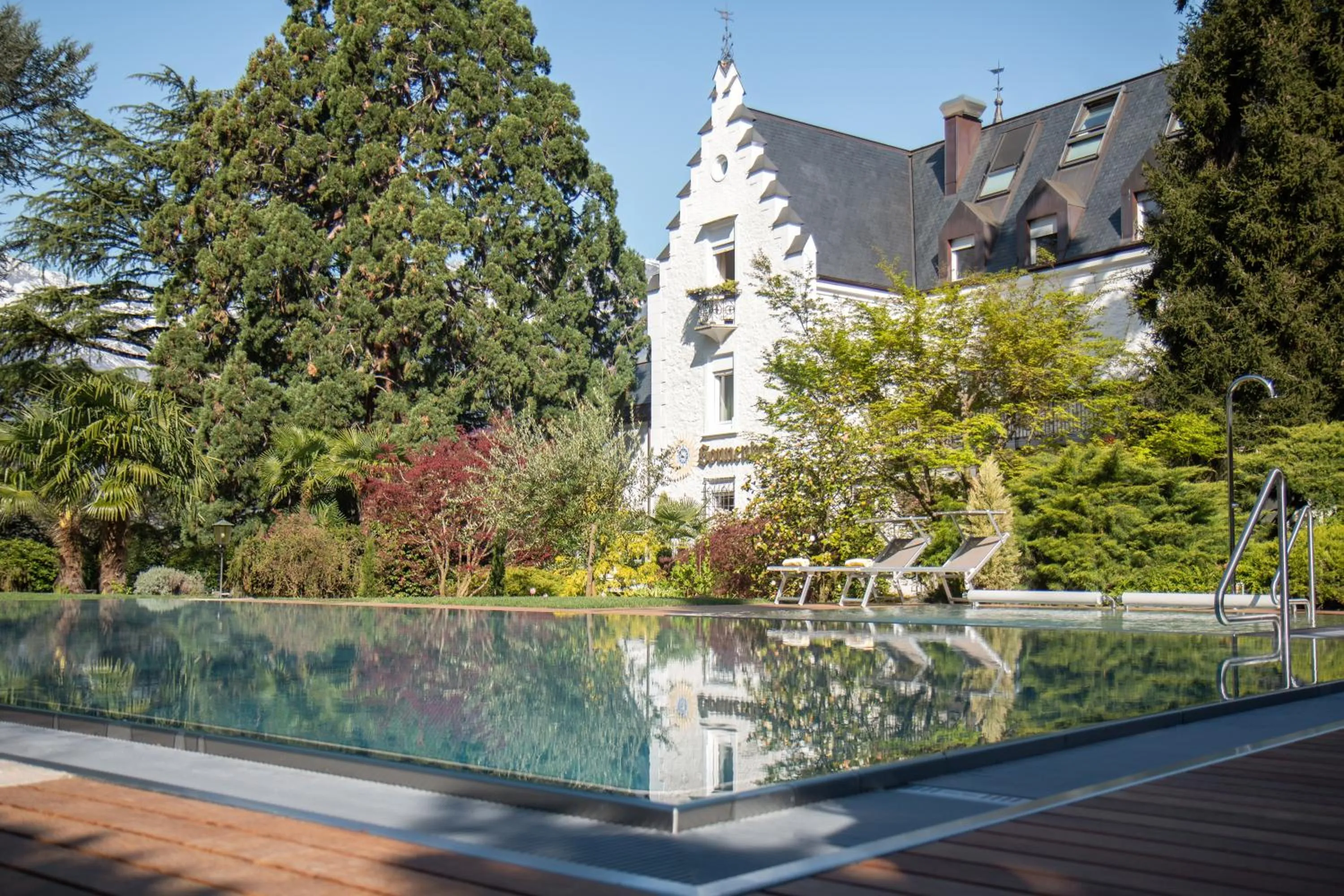 Swimming pool in Hotel Sonnenhof