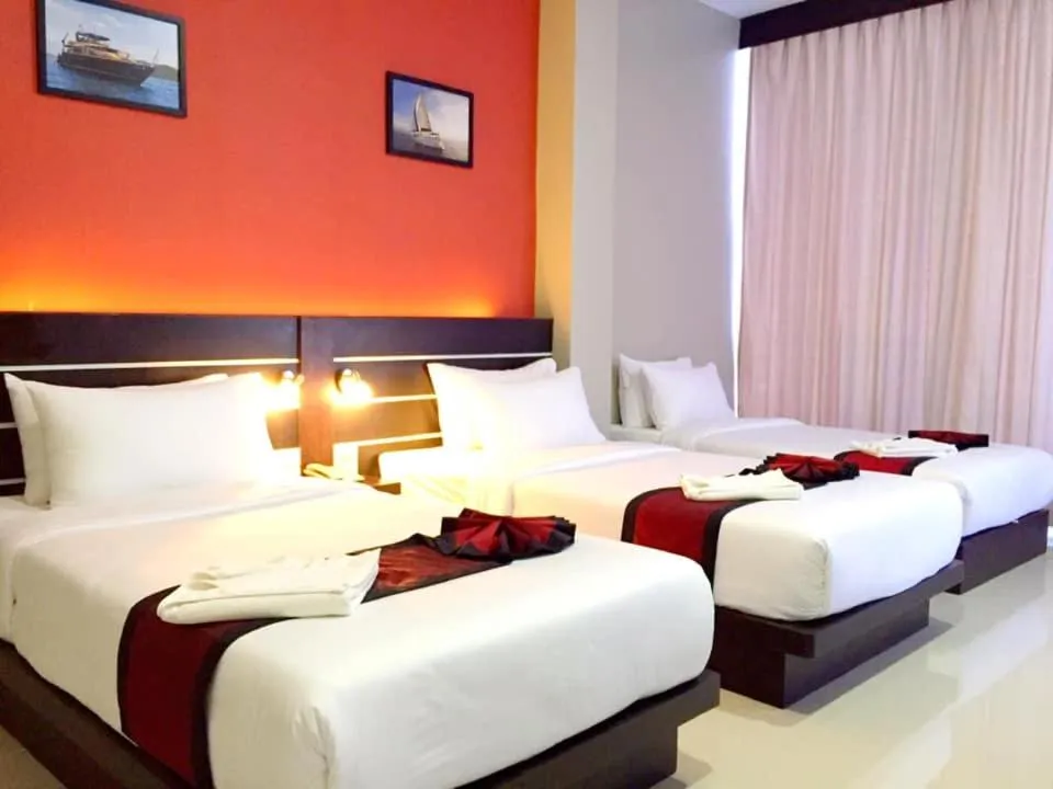 Bed in The Harbour Front Hotel