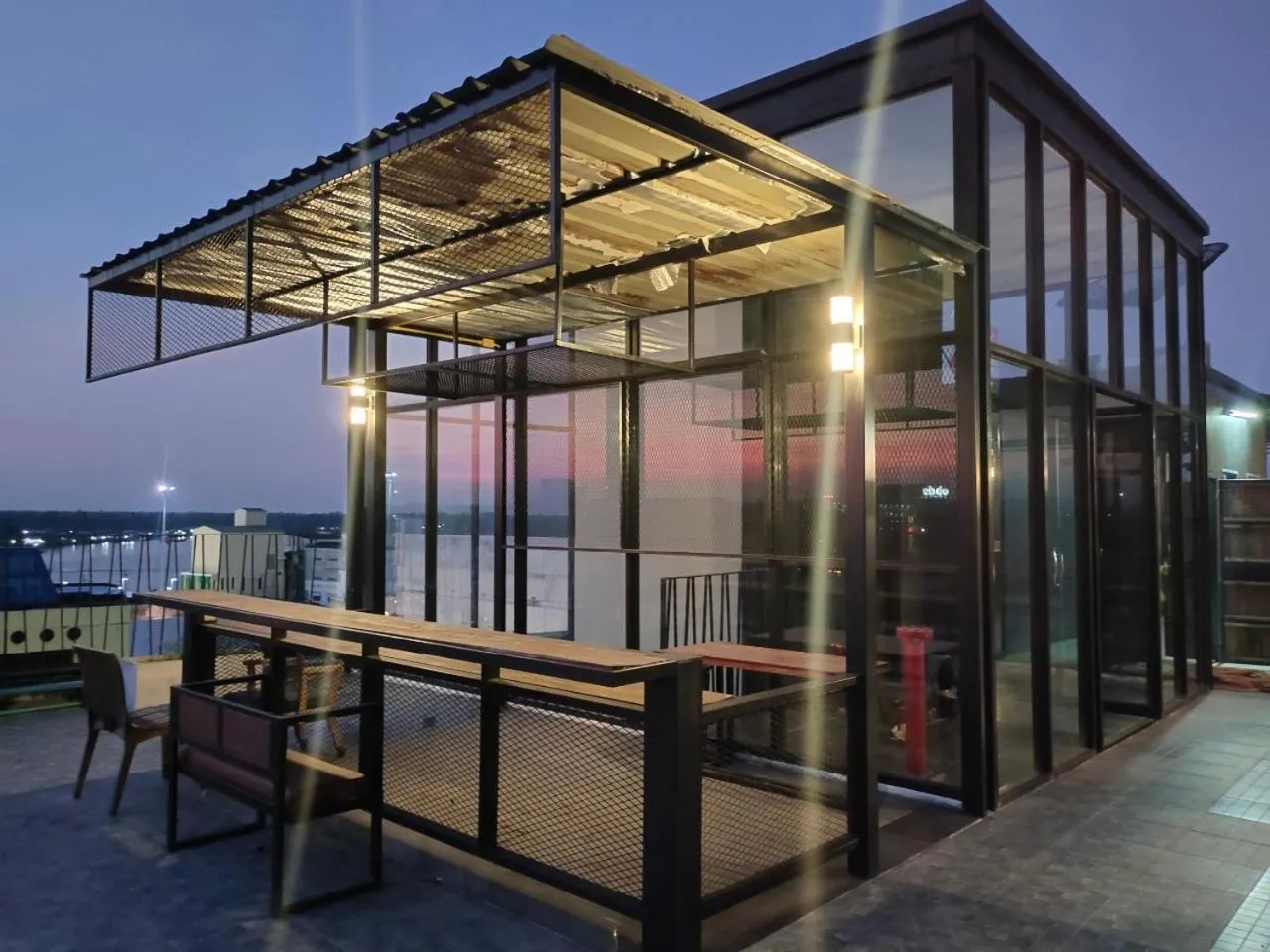 The Harbour Front Hotel