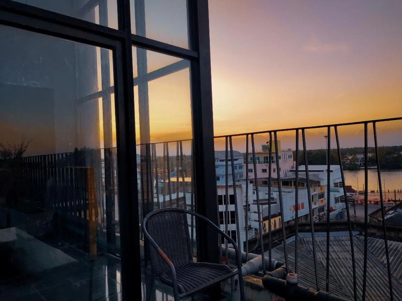 The Harbour Front Hotel