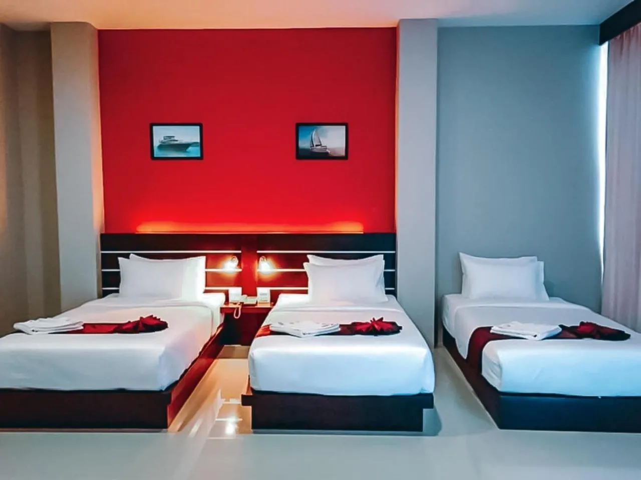 Bed in The Harbour Front Hotel