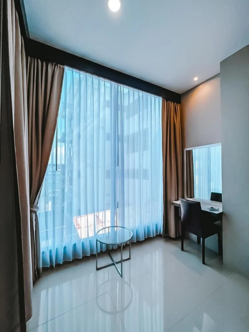 The Harbour Front Hotel