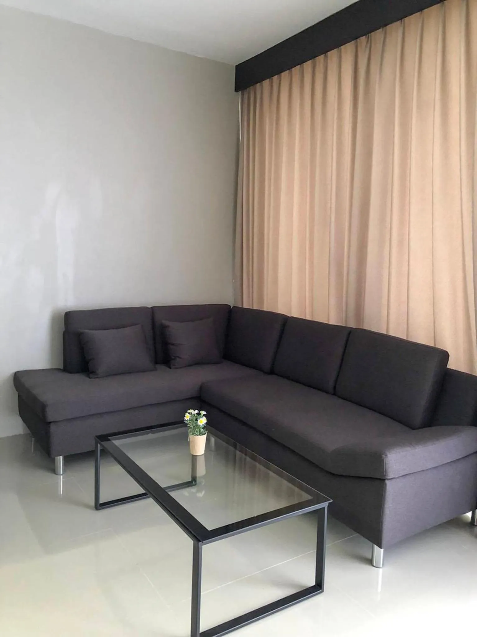 Living room in The Harbour Front Hotel