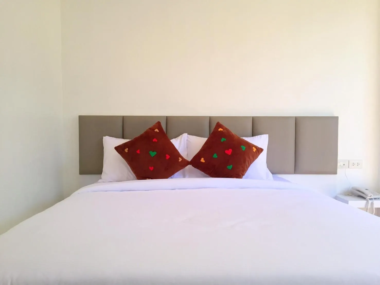 Bed in The Harbour Front Hotel