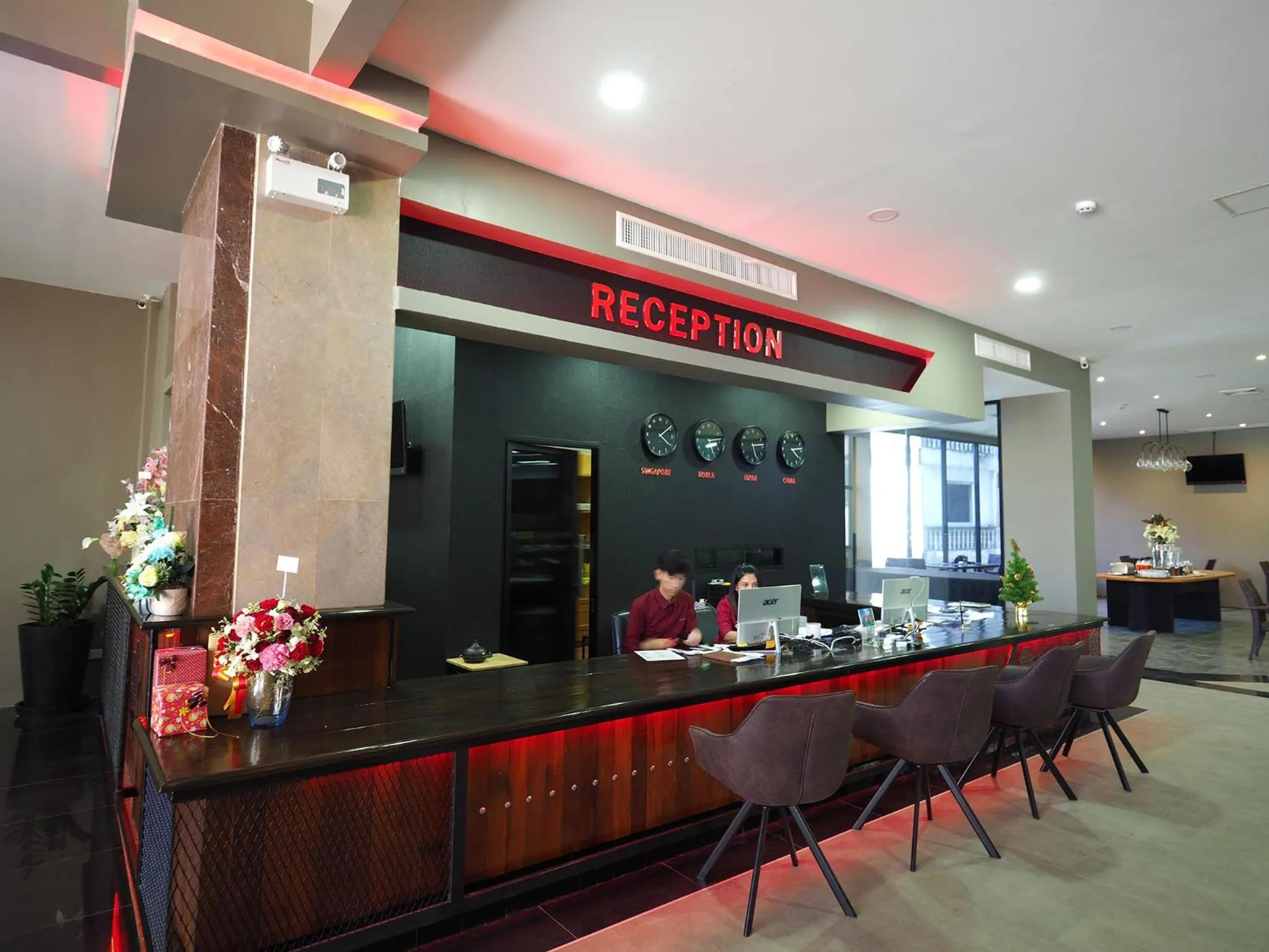 Lobby or reception in The Harbour Front Hotel