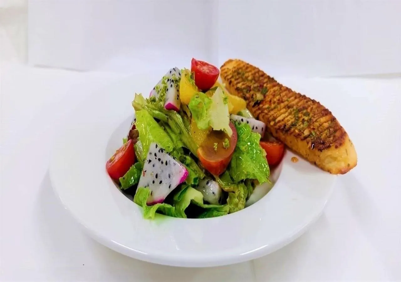 Restaurant/places to eat in Siara Styles Amba Suites, Gandhinagar